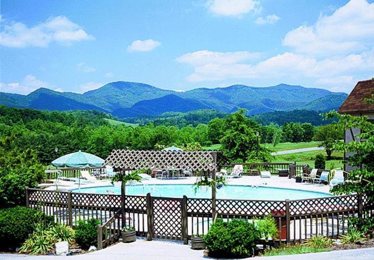 Highland Manor Inn photo 38