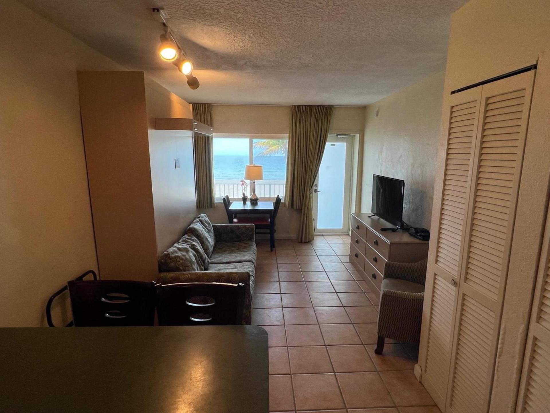 Enchanted Isle Hollywood Beach Resort photo 20