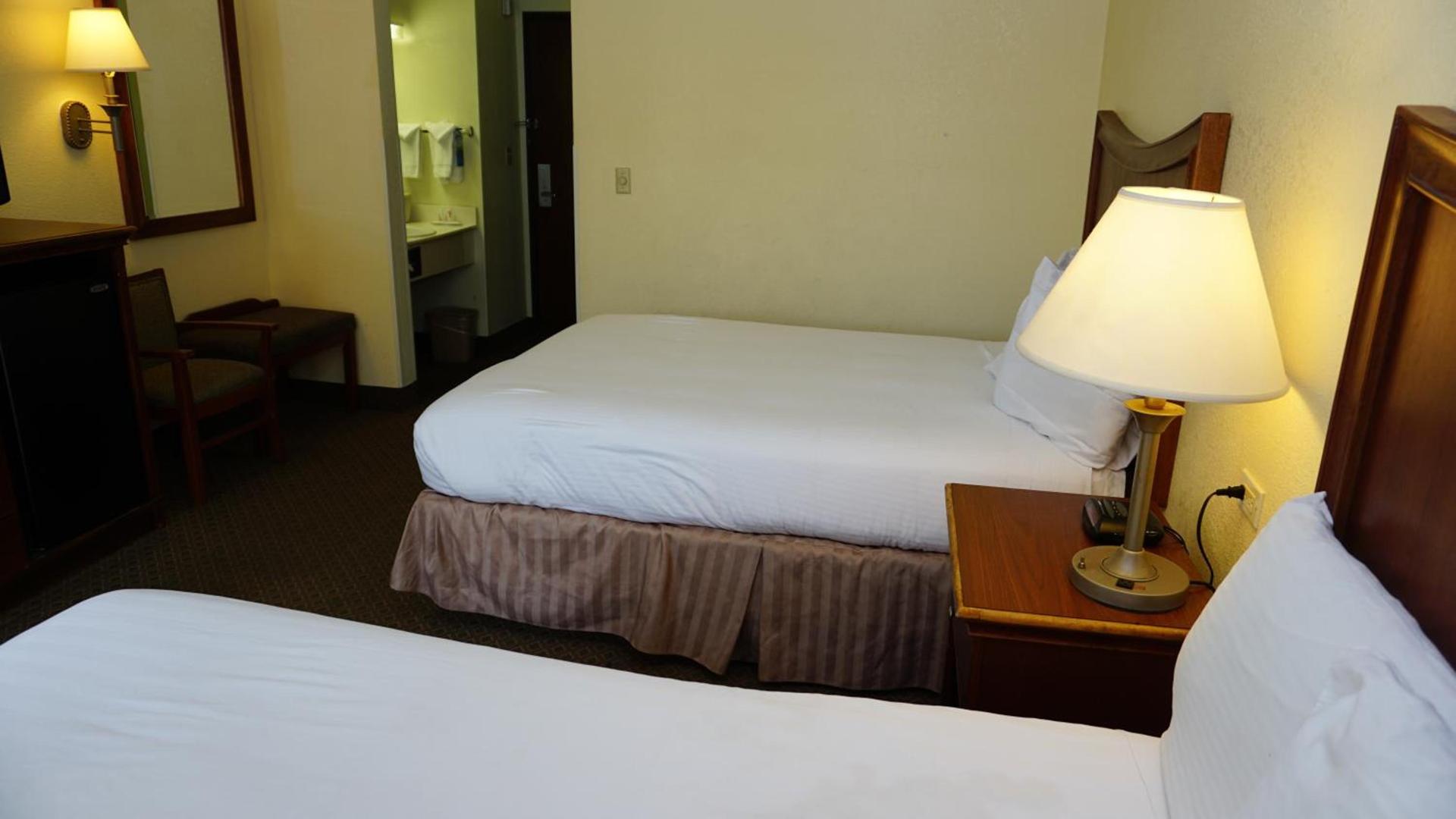 Baymont by Wyndham Arlington At Six Flags Dr photo 21