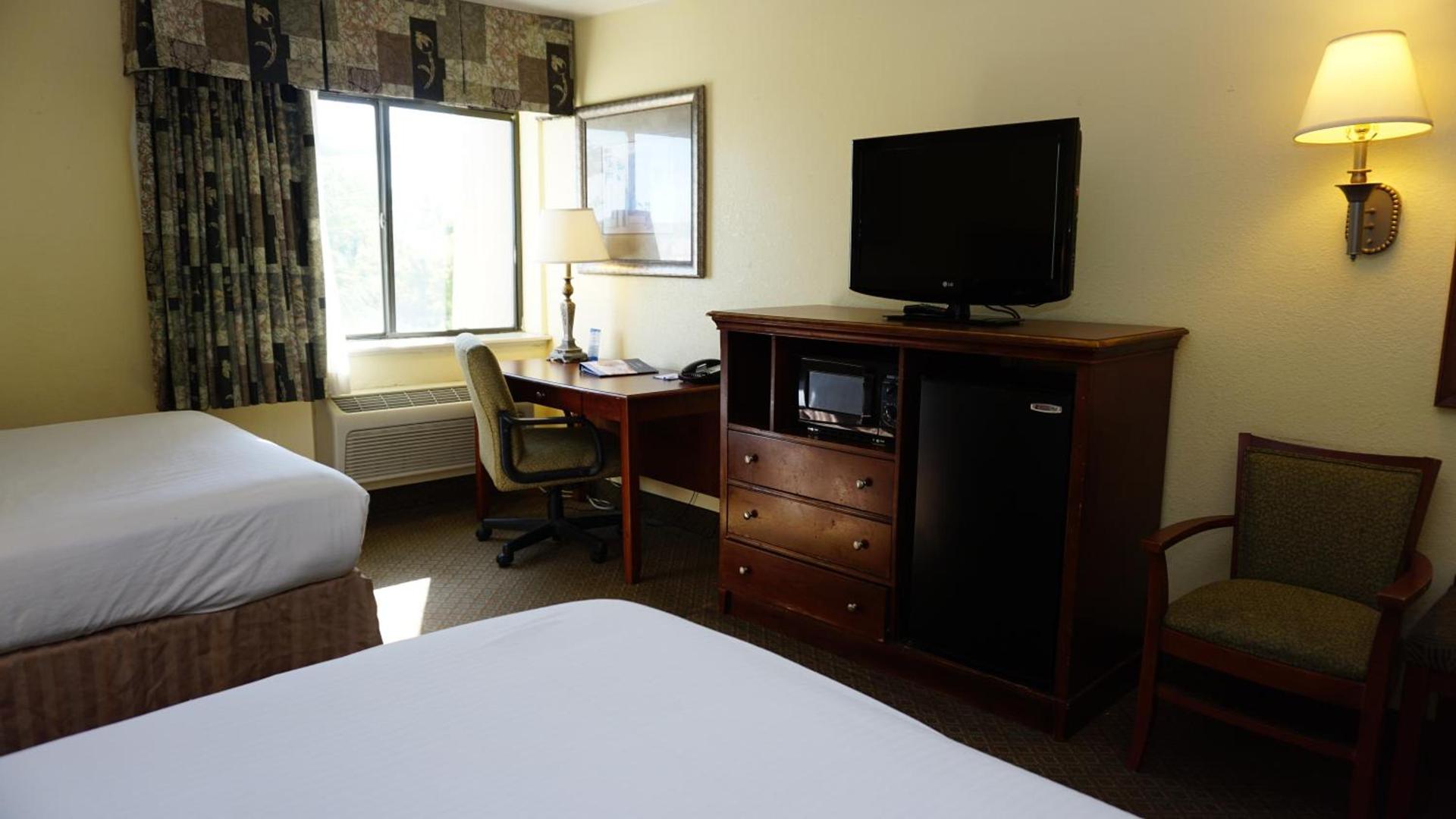 Baymont by Wyndham Arlington At Six Flags Dr photo 25