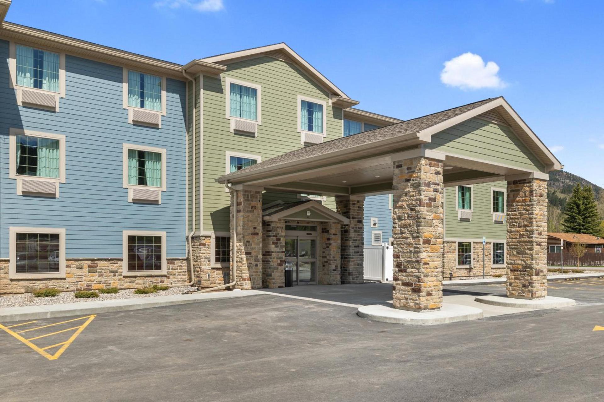 Cobblestone Hotel & Suites - Alpine photo 6