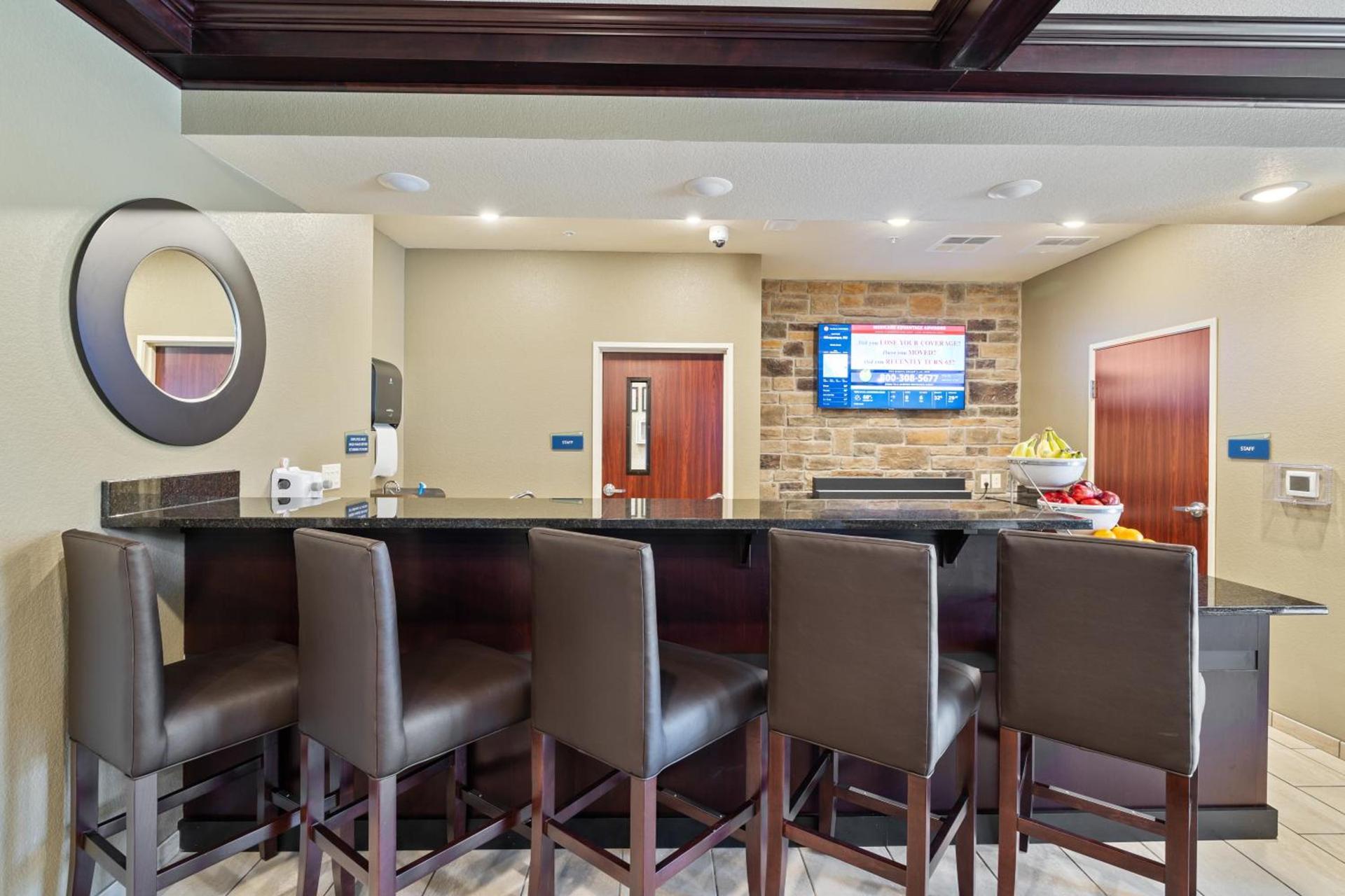 Cobblestone Hotel & Suites - Alpine photo 22