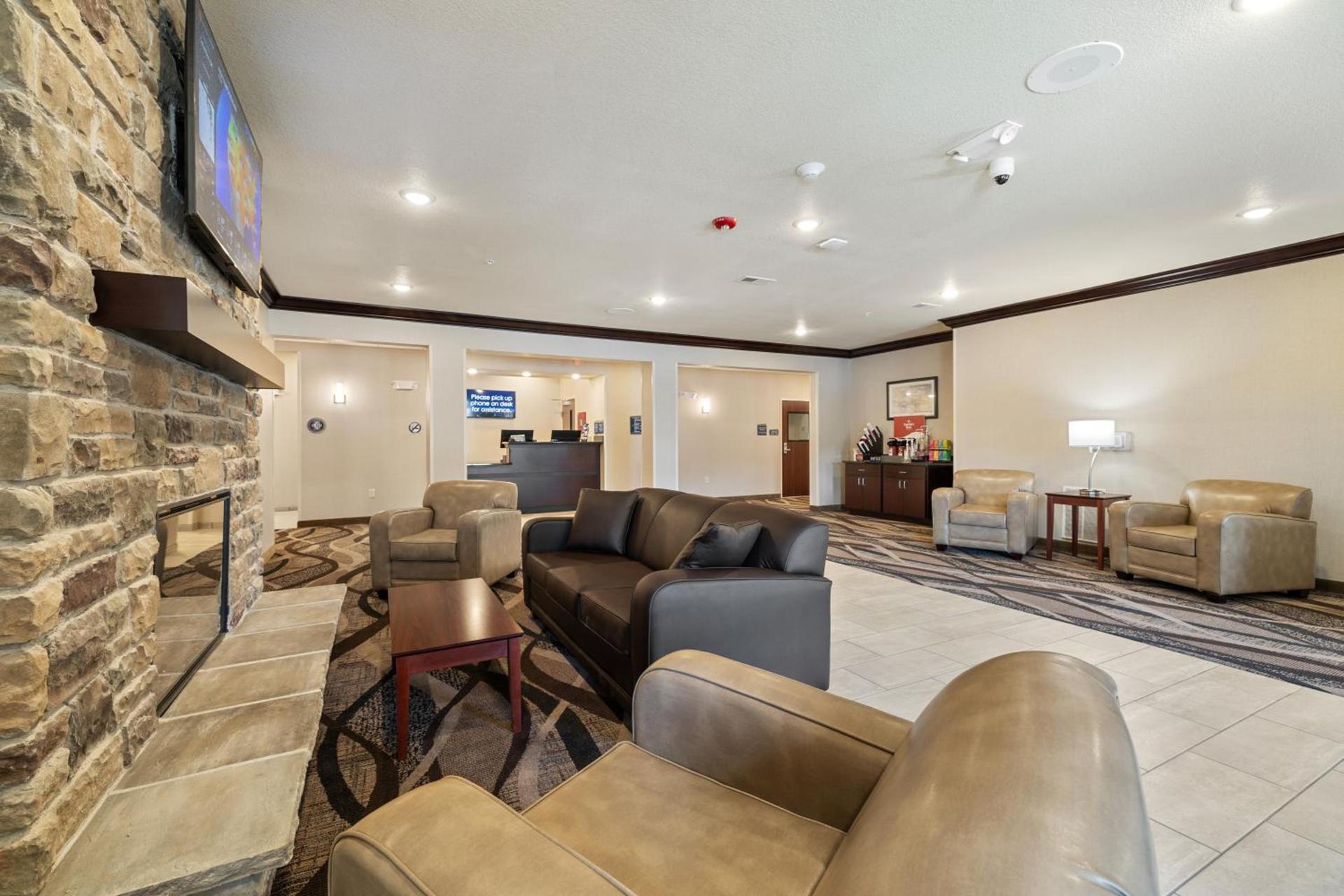 Cobblestone Hotel & Suites - Alpine photo 18