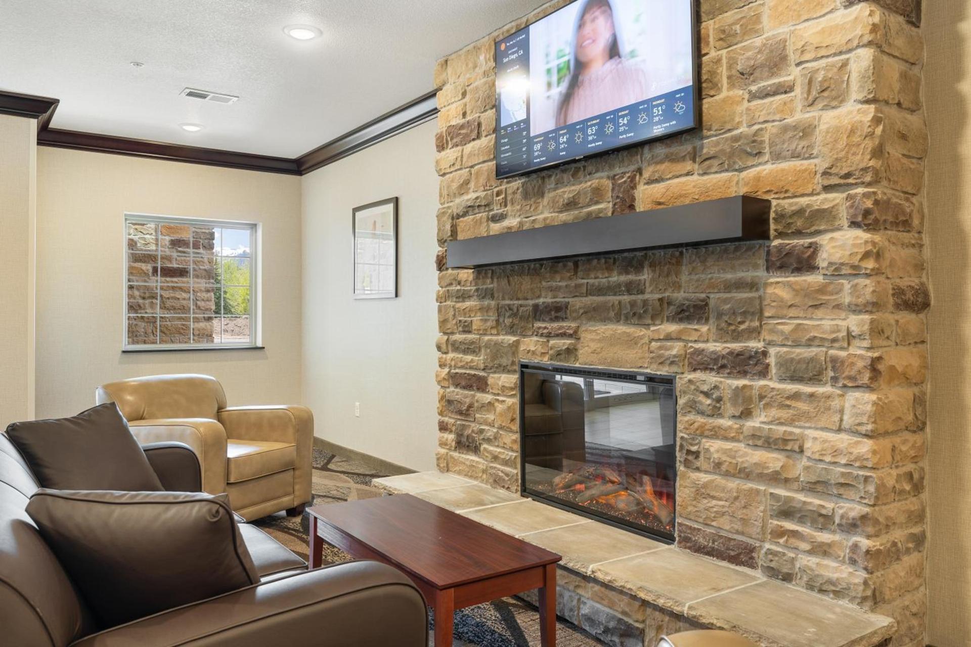 Cobblestone Hotel & Suites - Alpine photo 14