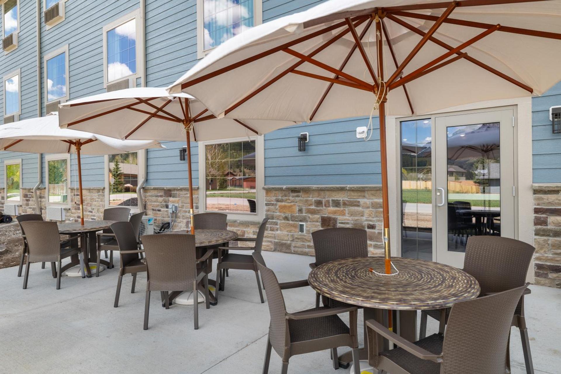 Cobblestone Hotel & Suites - Alpine photo 21
