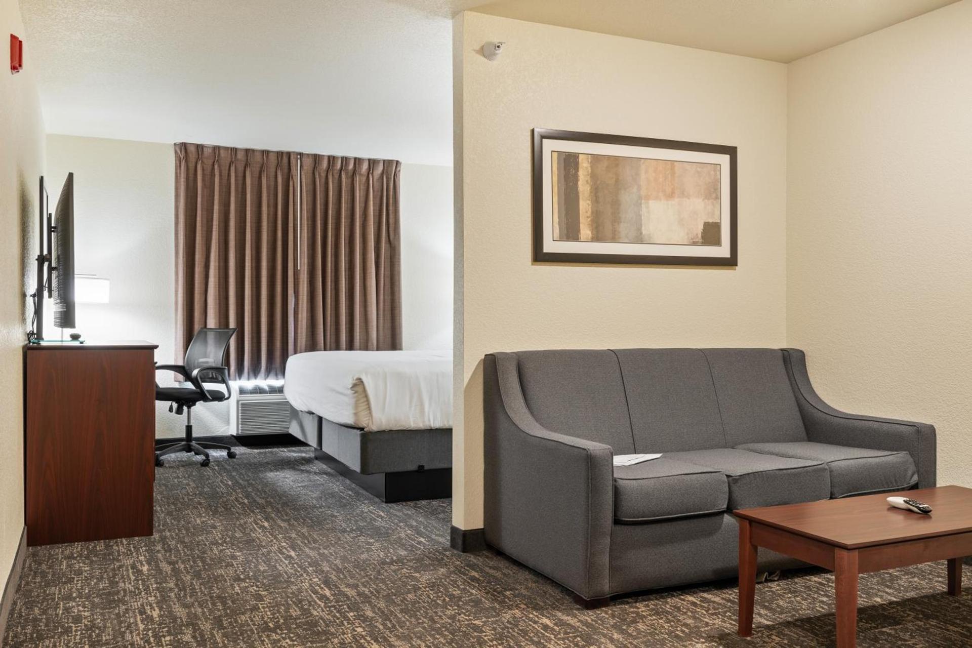 Cobblestone Hotel & Suites - Alpine photo 35