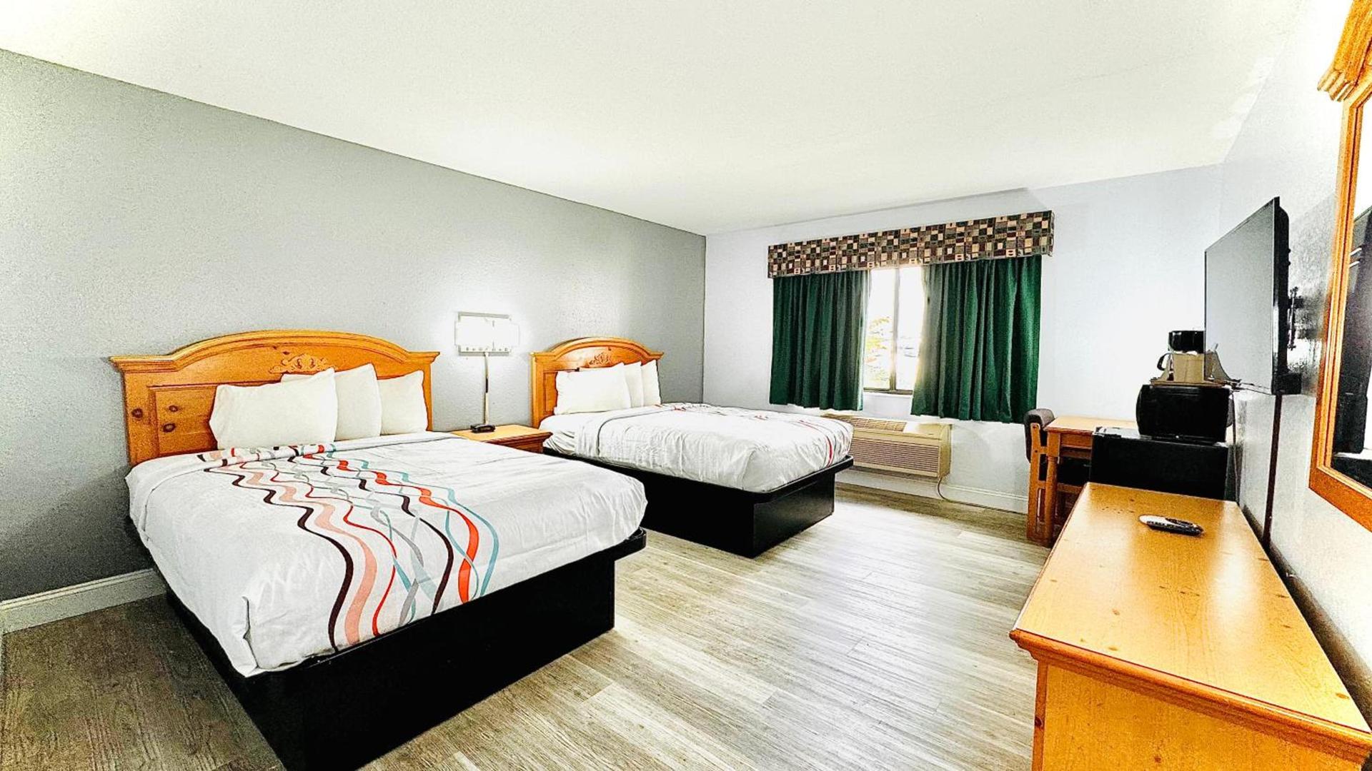 Regency Inn and Suites photo 51
