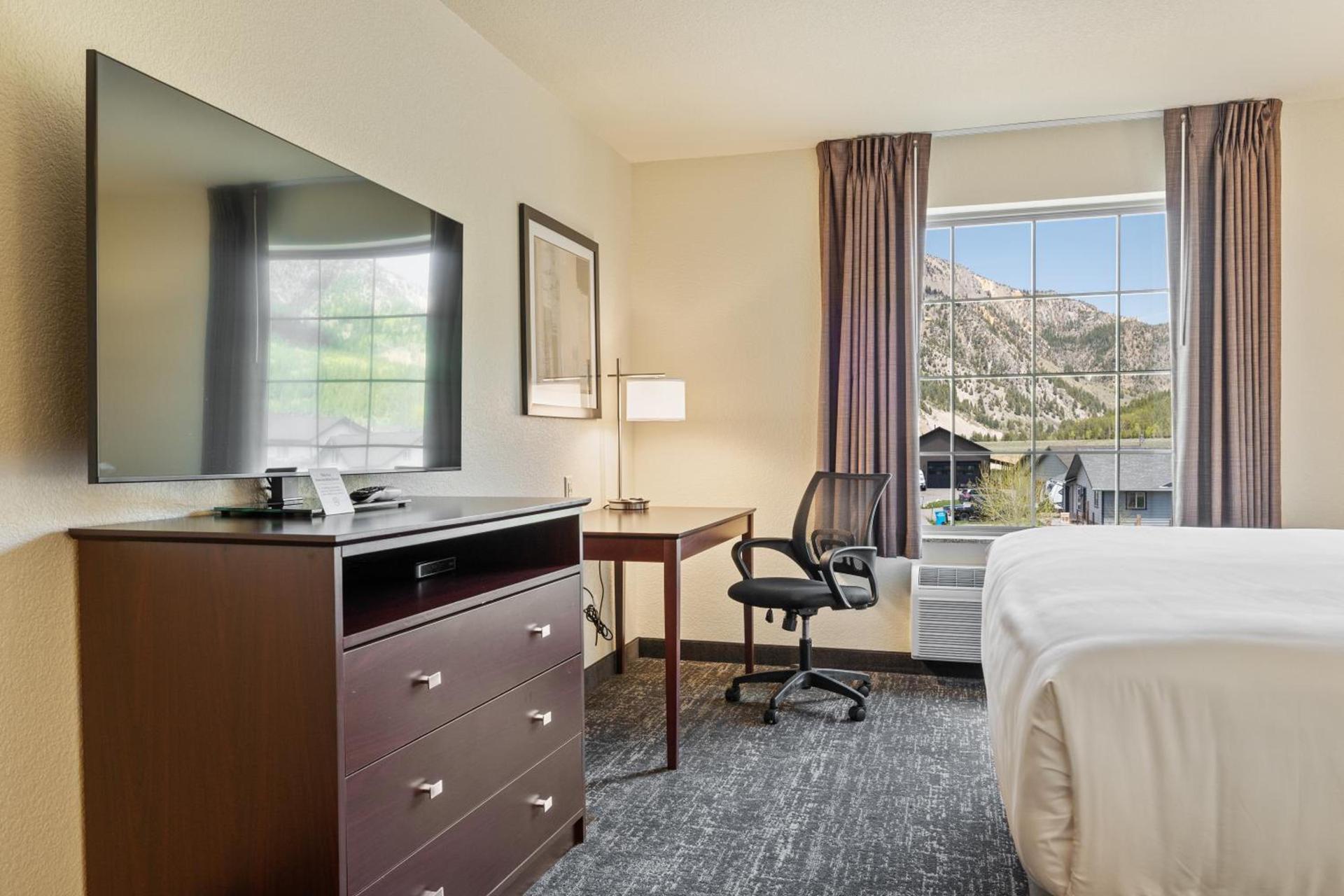 Cobblestone Hotel & Suites - Alpine photo 39