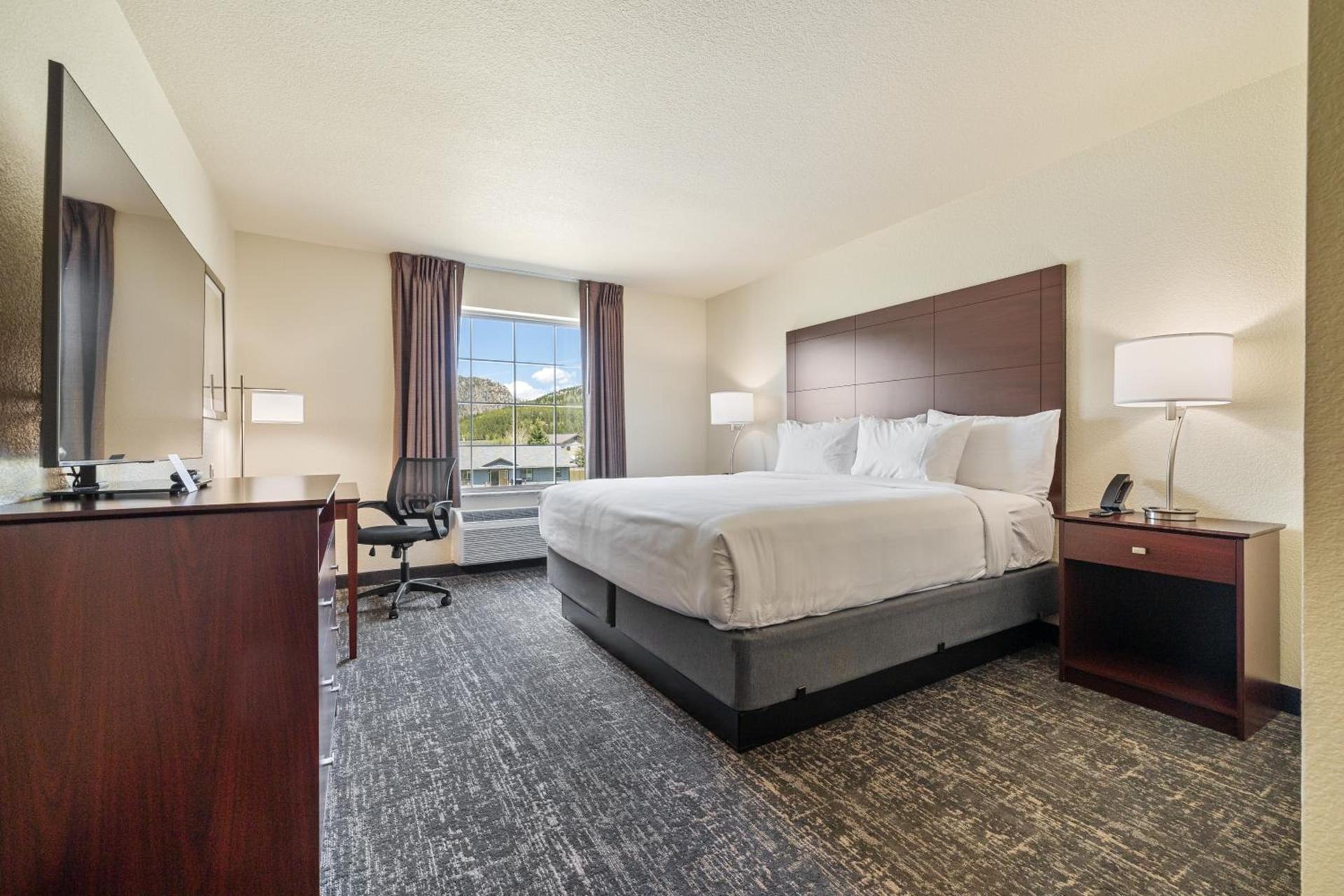Cobblestone Hotel & Suites - Alpine photo 38