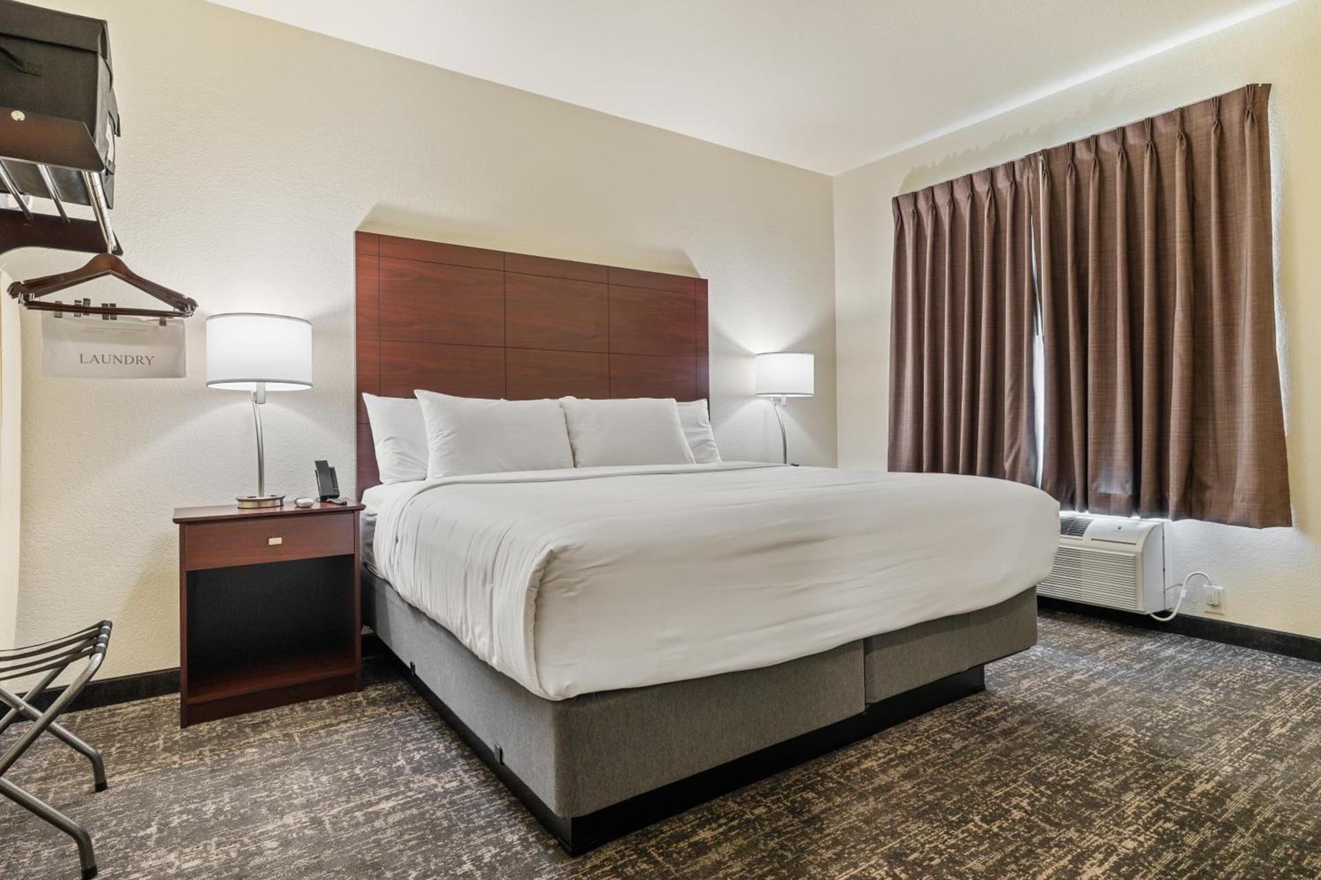Cobblestone Hotel & Suites - Alpine photo 46