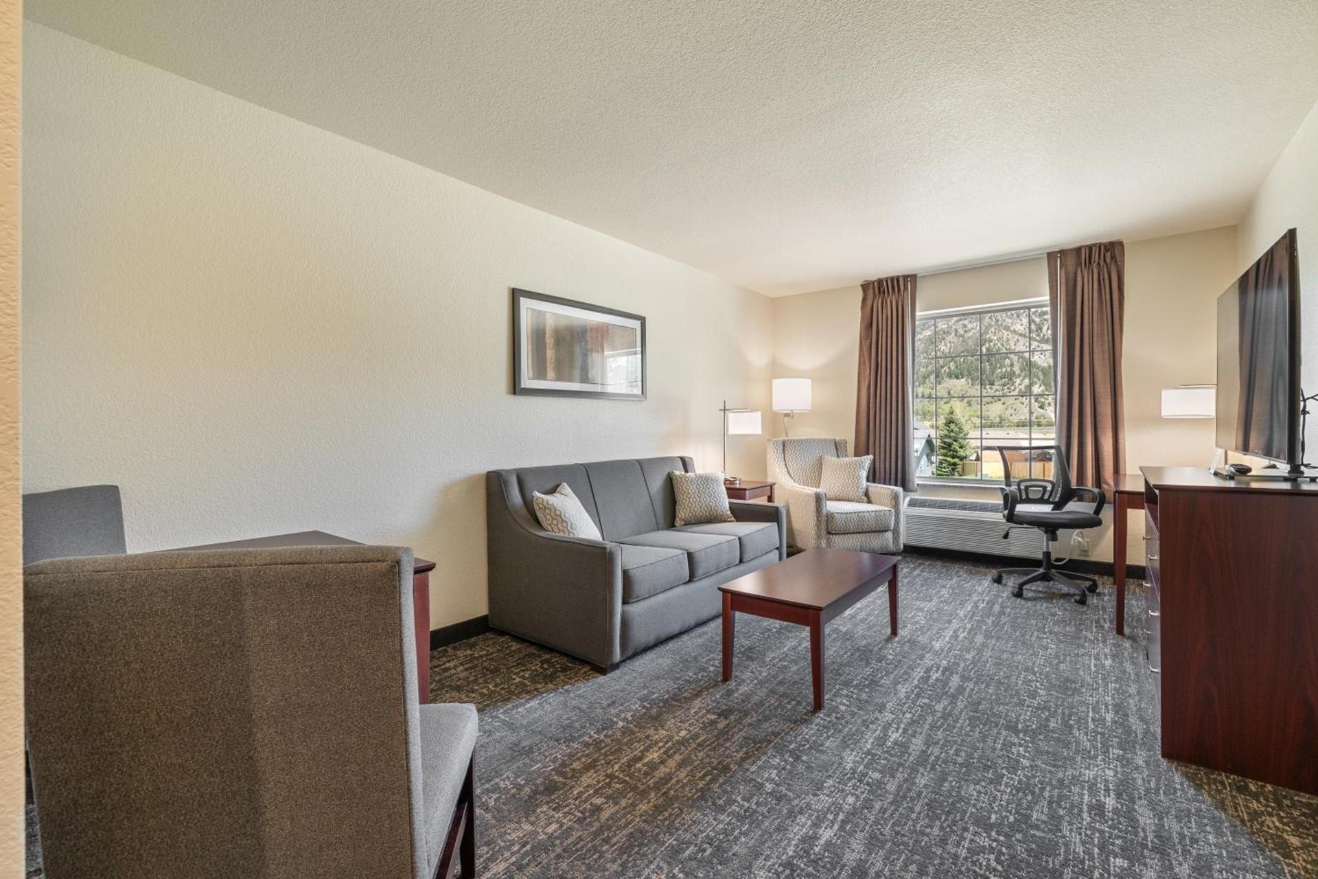 Cobblestone Hotel & Suites - Alpine photo 50