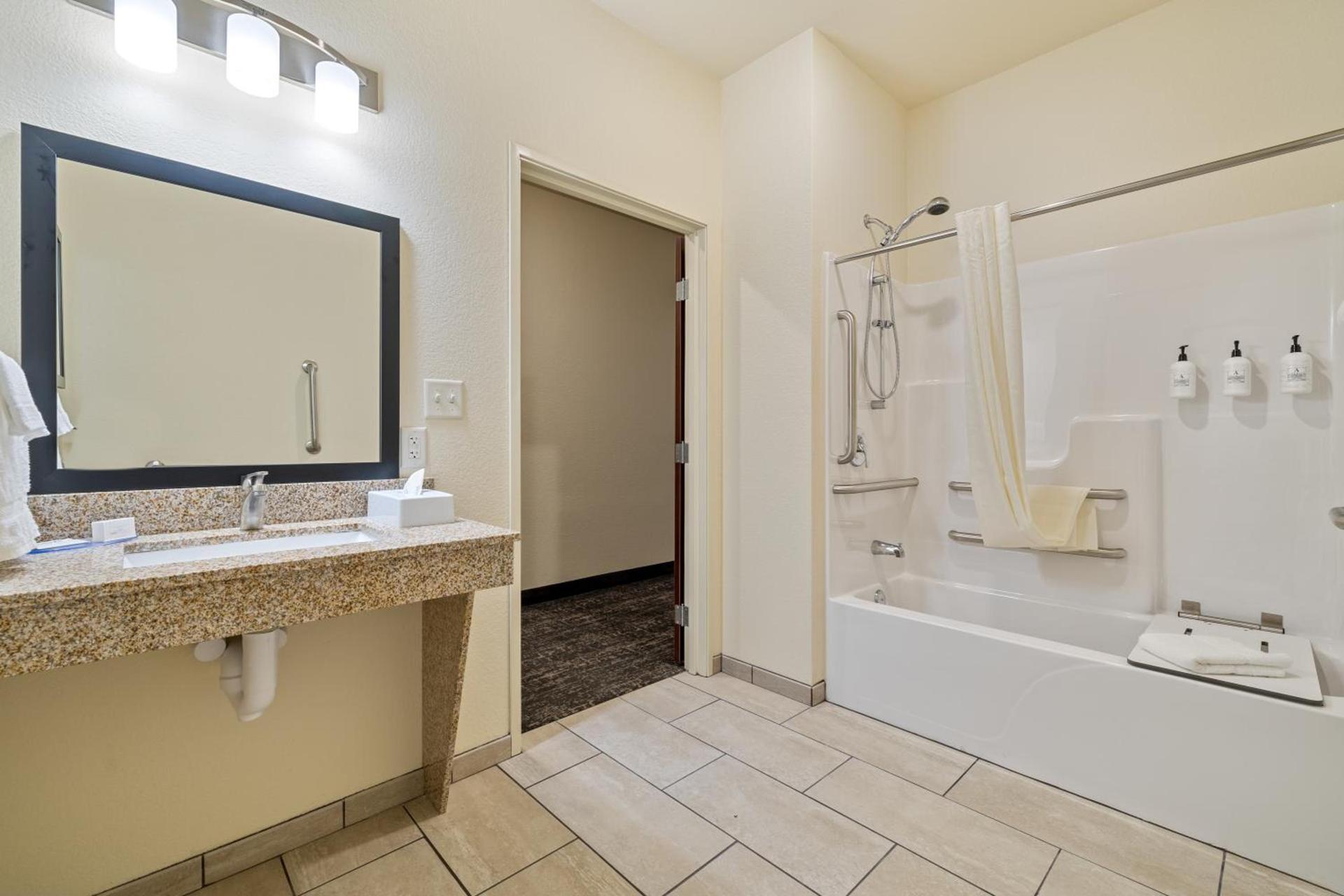 Cobblestone Hotel & Suites - Alpine photo 55