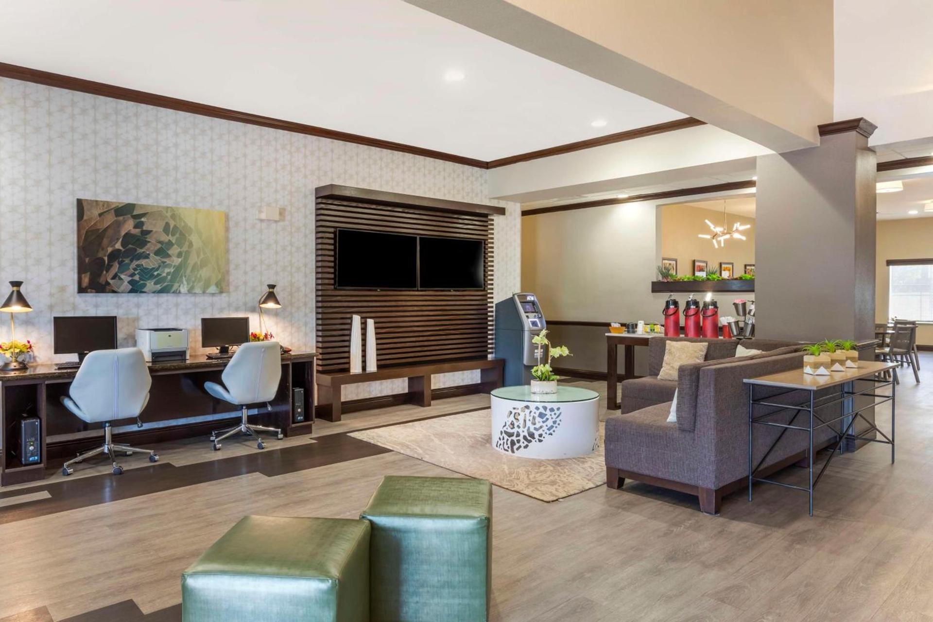 Best Western Plus Duncanville Dallas photo 11