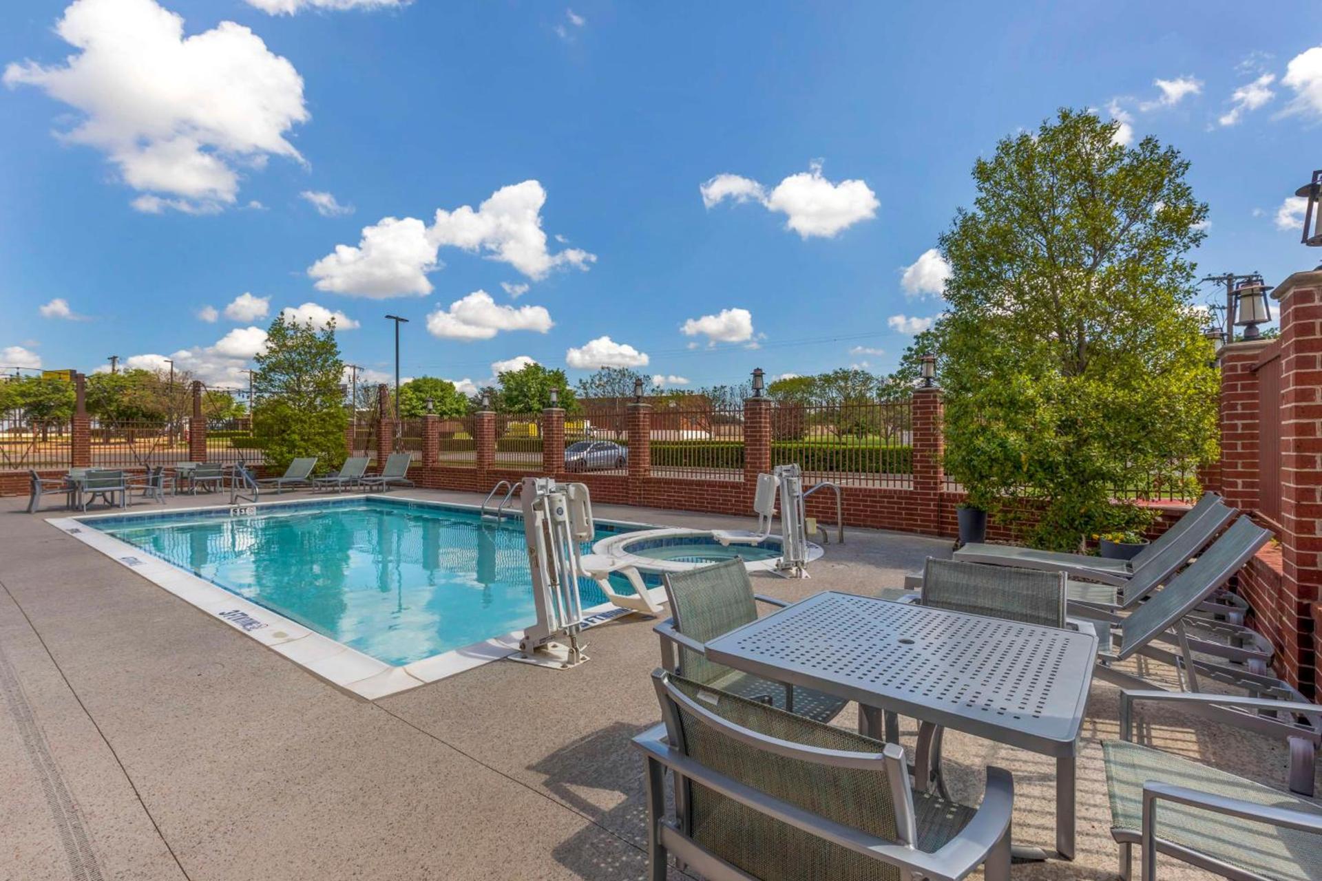Best Western Plus Duncanville Dallas photo 29