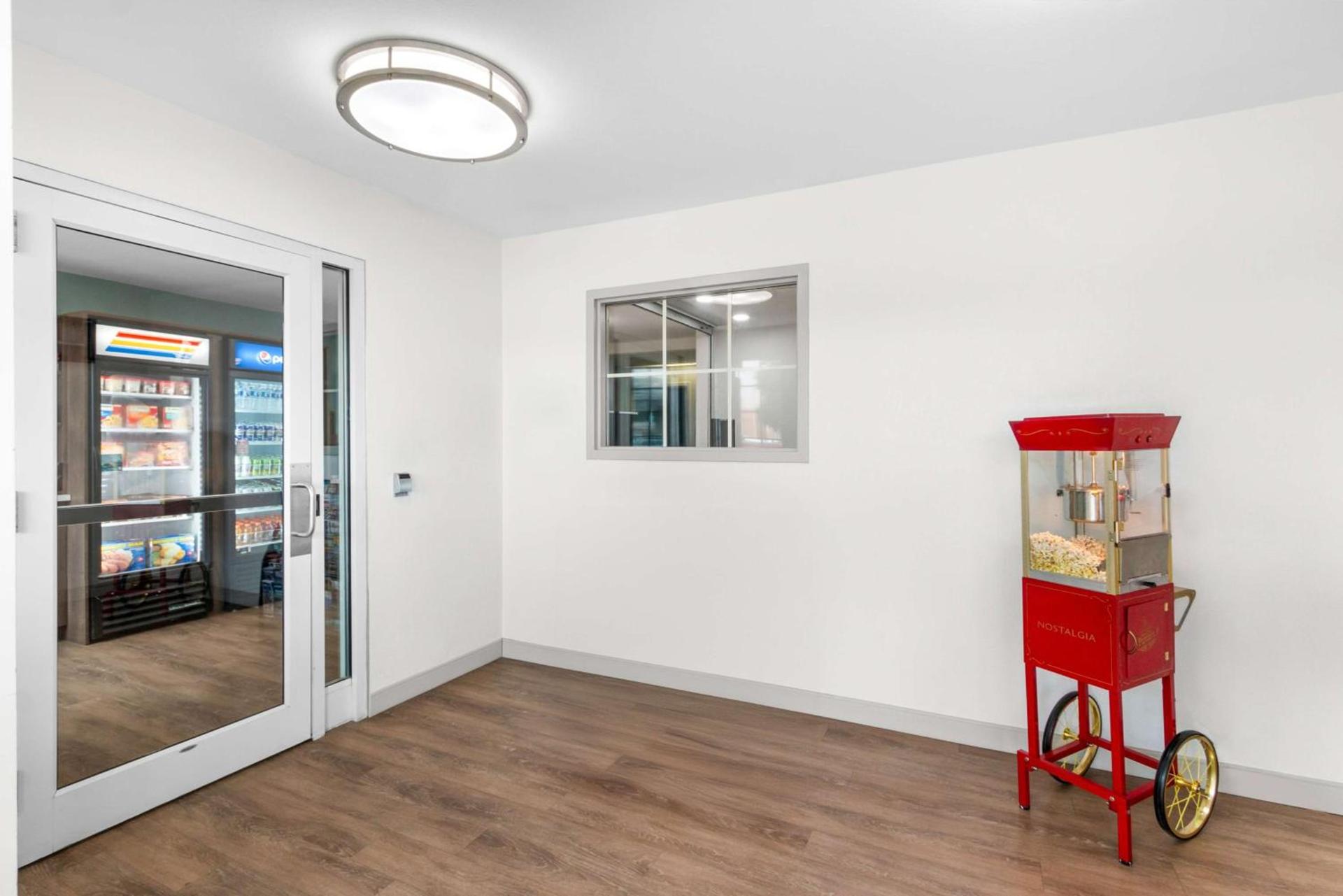 Sonesta Simply Suites Austin South photo 8