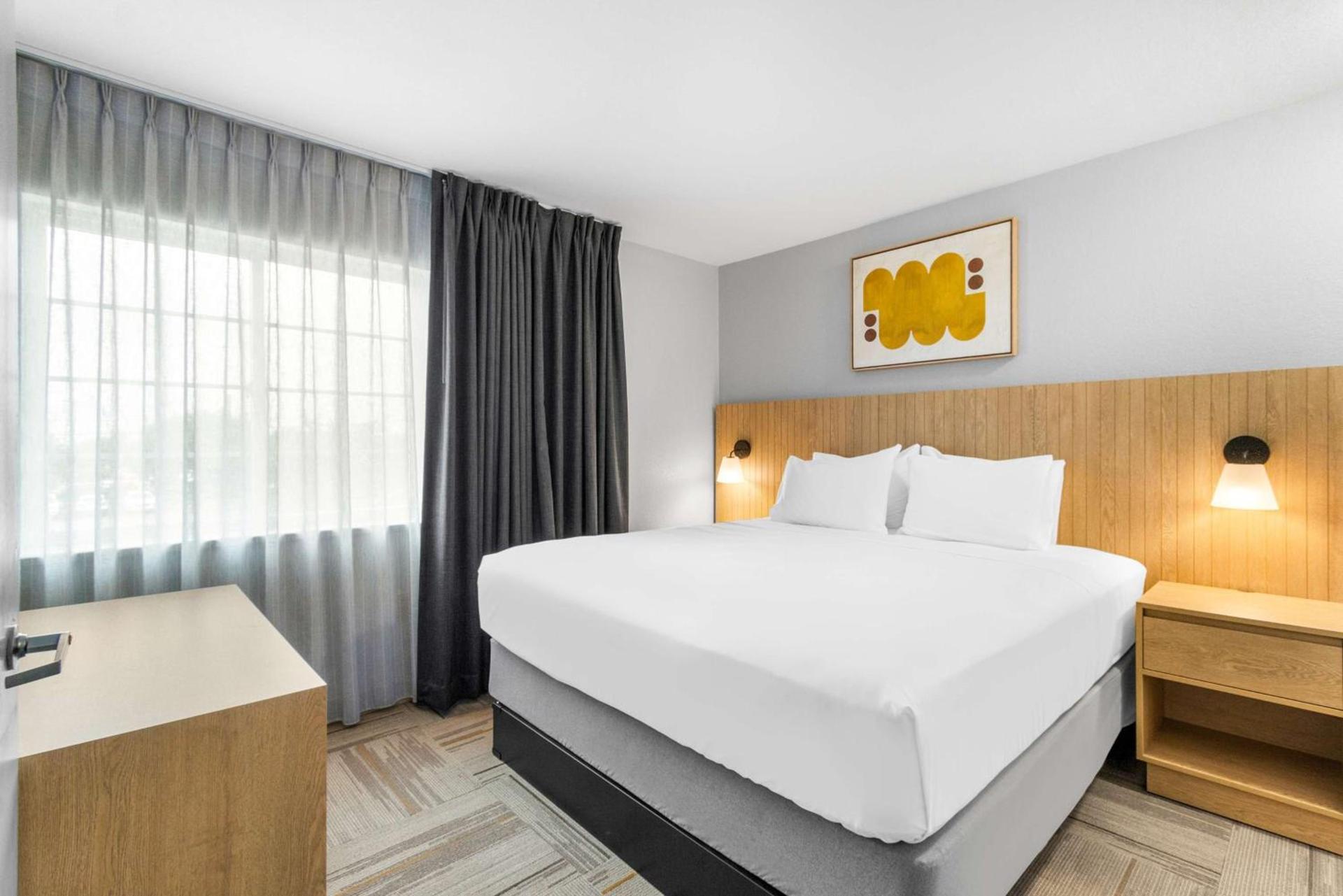 Sonesta Simply Suites Austin South photo 13