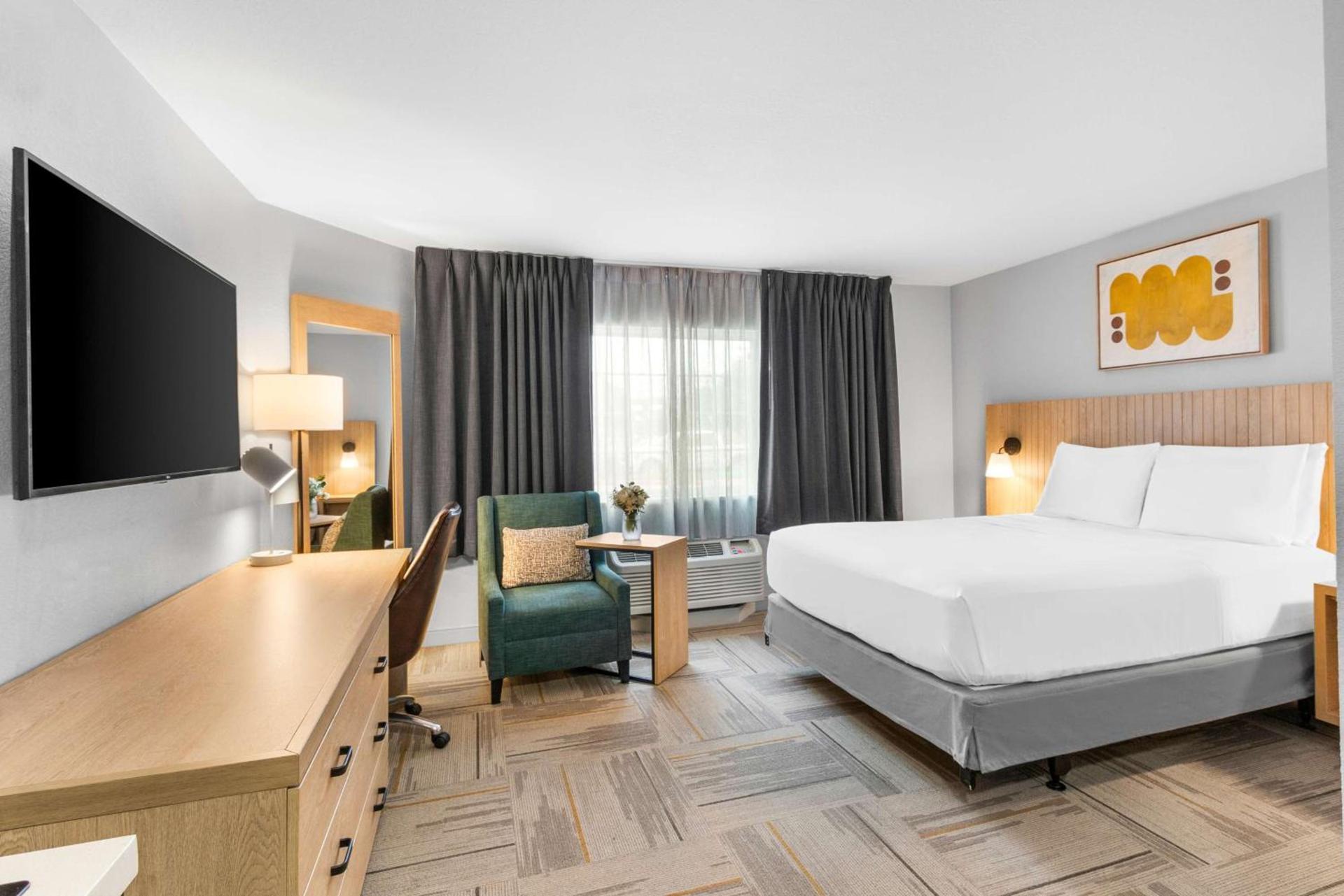 Sonesta Simply Suites Austin South photo 47