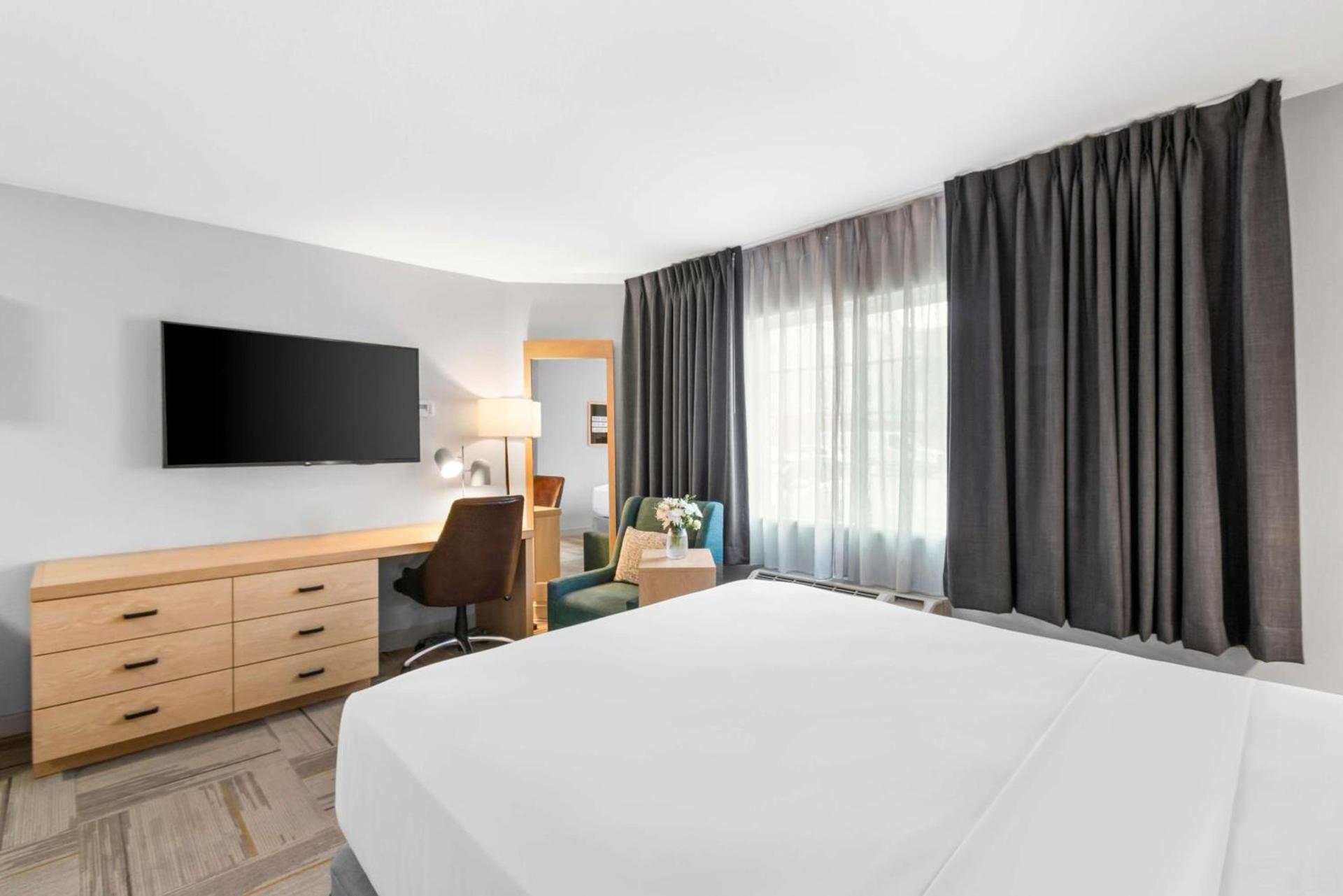 Sonesta Simply Suites Austin South photo 42
