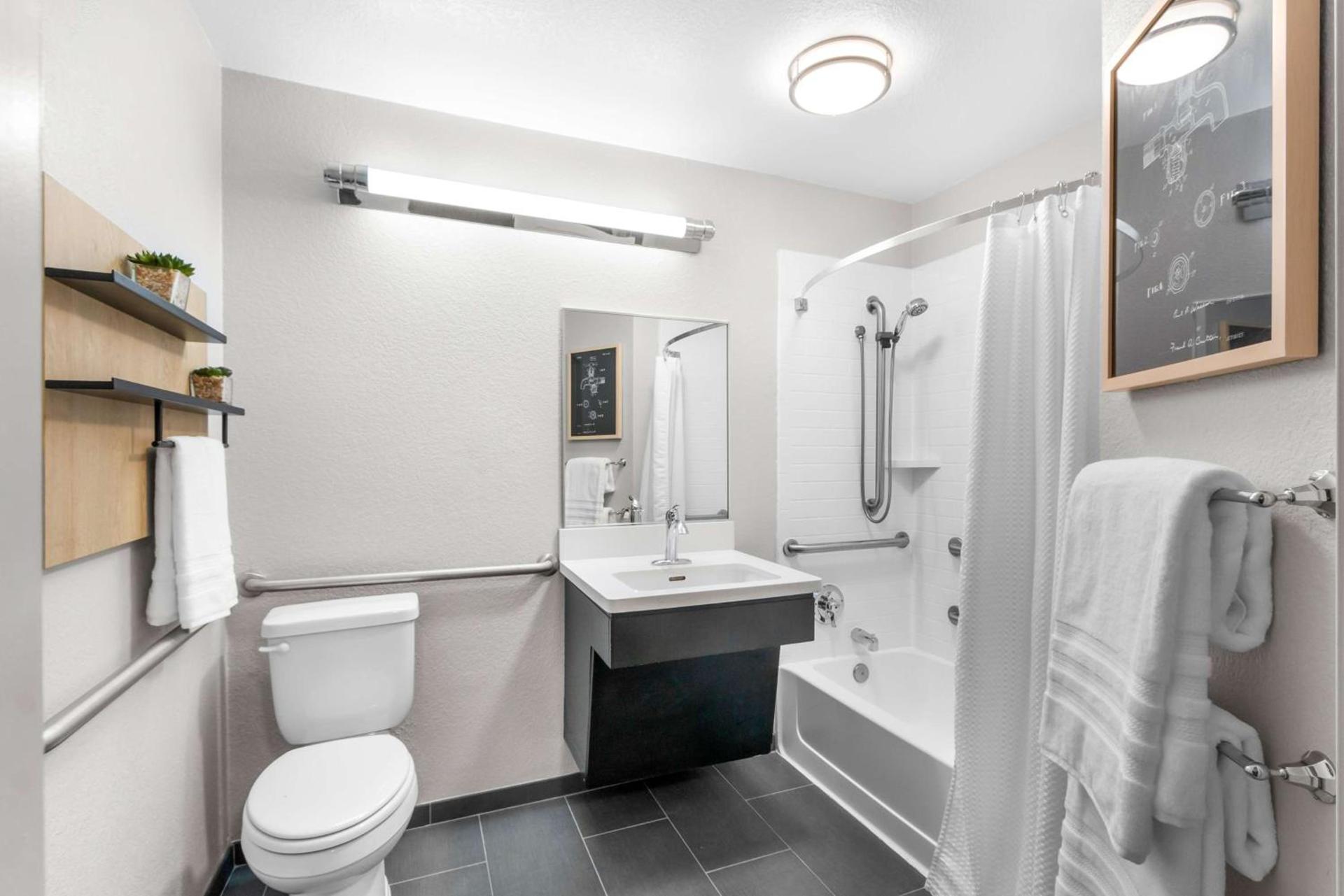 Sonesta Simply Suites Austin South photo 45