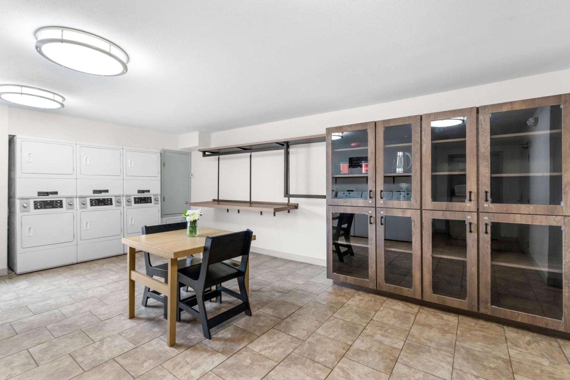 Sonesta Simply Suites Austin South photo 16