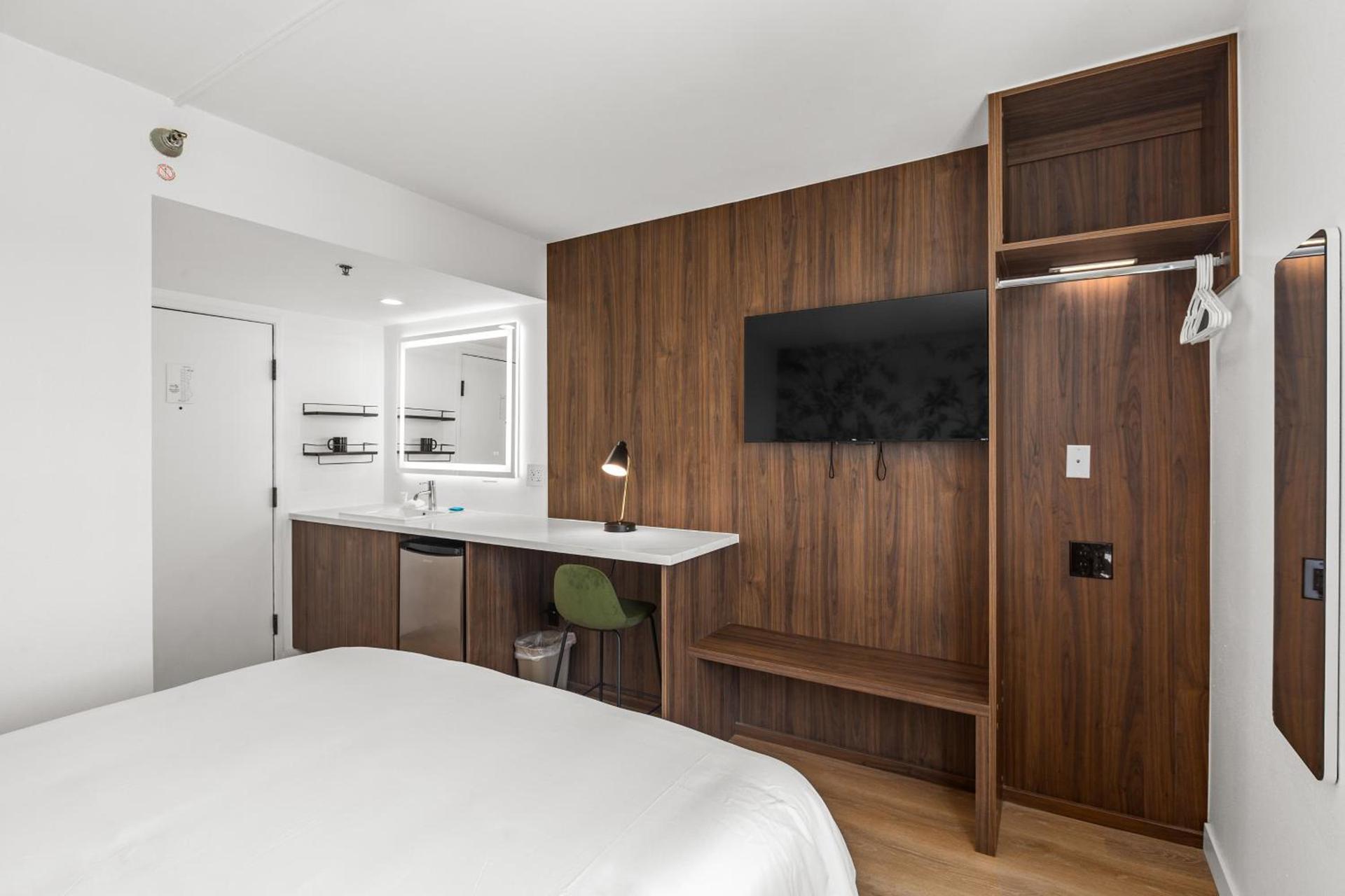 Uptown Inn - Limited Service Apart-Hotel photo 27