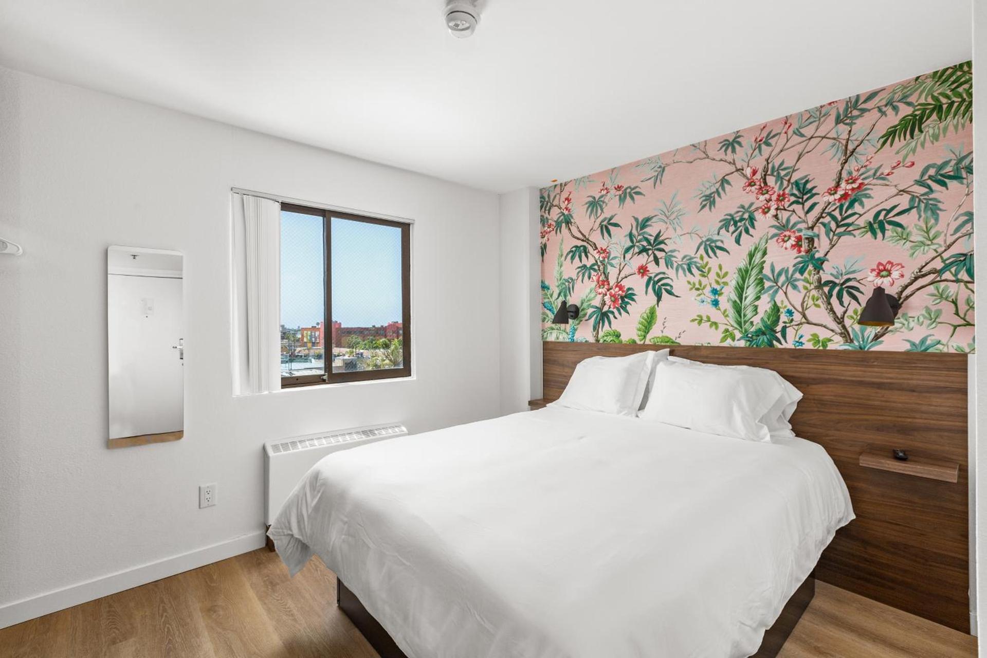 Uptown Inn - Limited Service Apart-Hotel photo 24