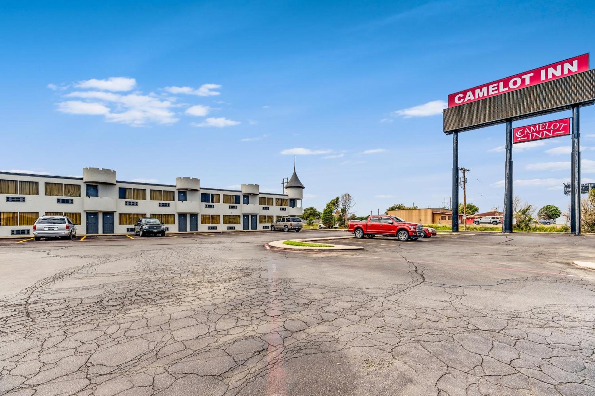 Camelot Inn photo 1