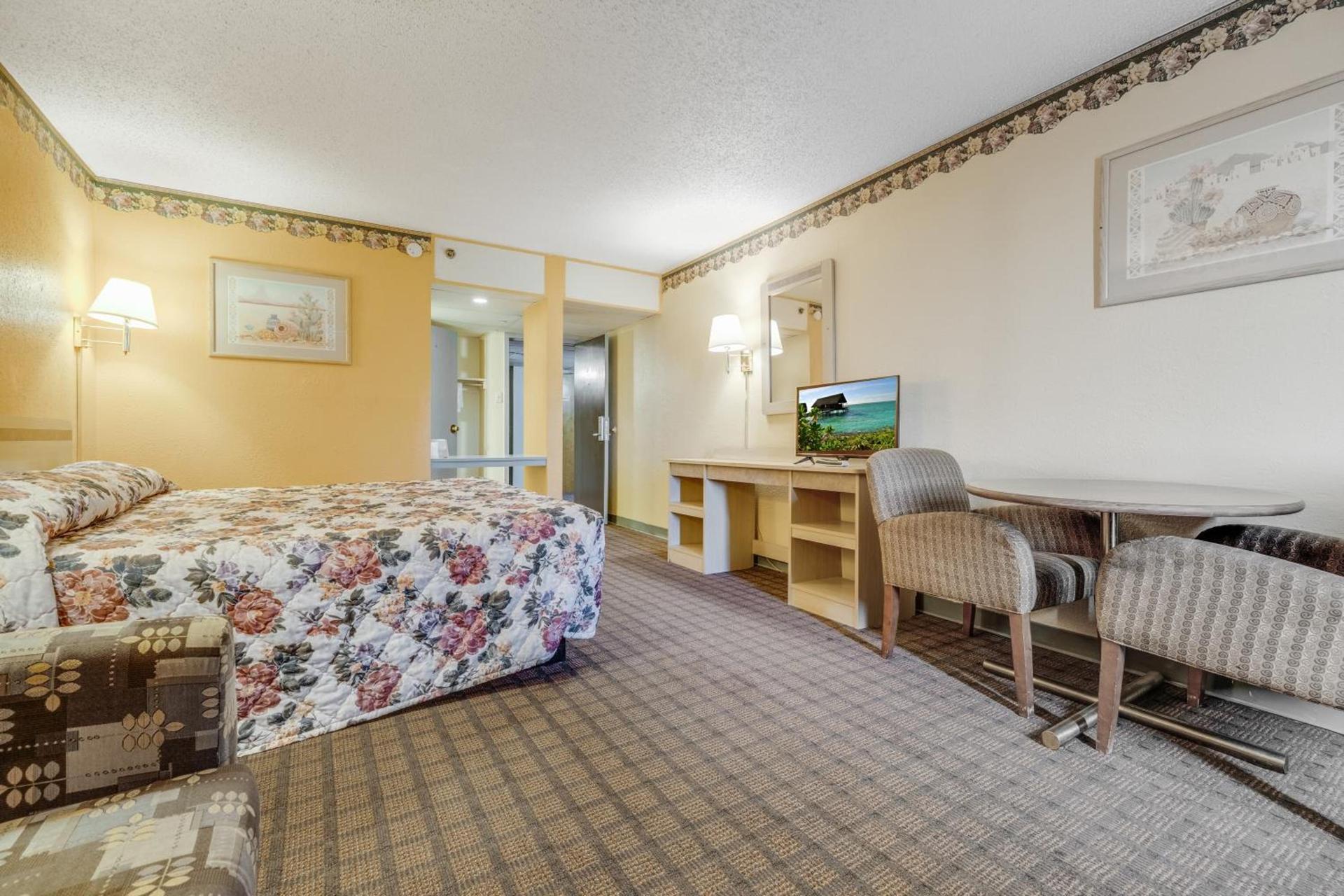 Camelot Inn photo 6