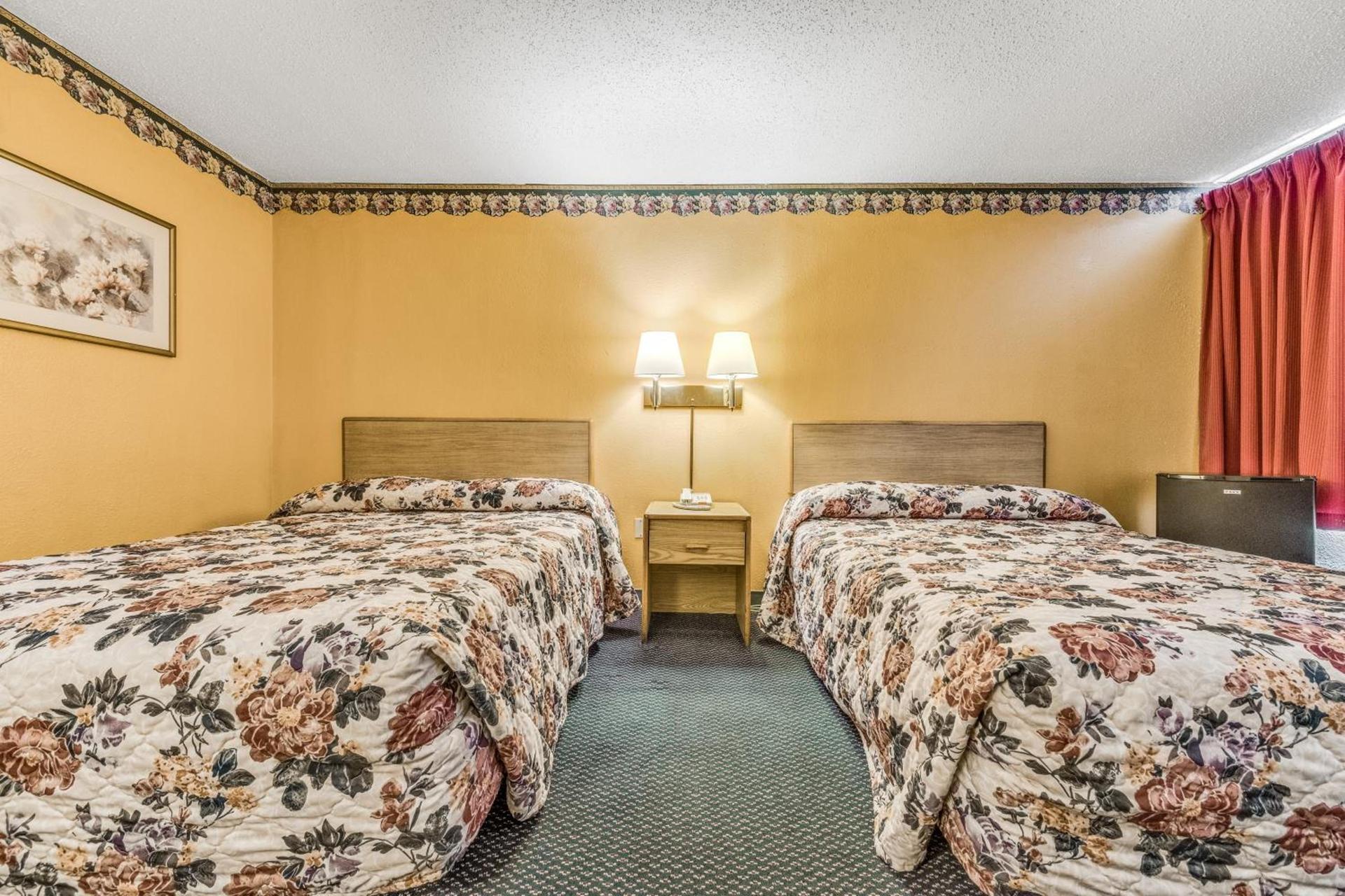 Camelot Inn photo 9
