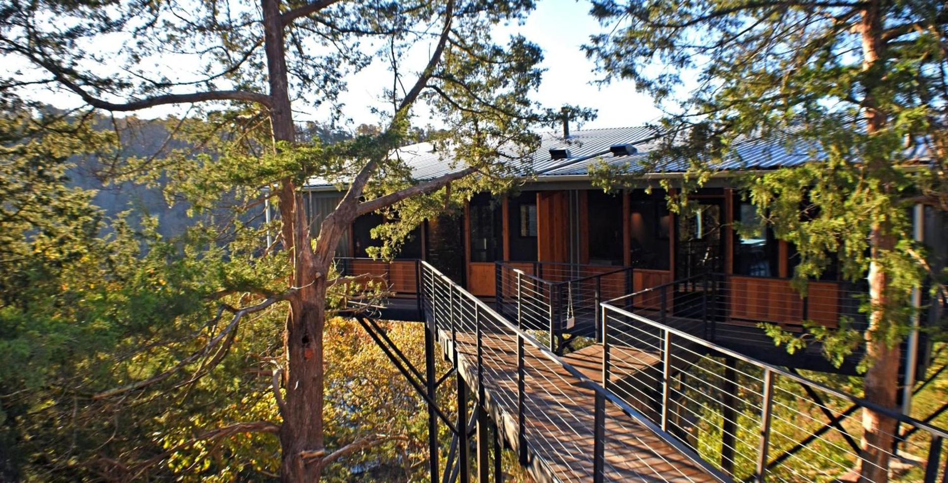 Beaver Lakefront Cabins - Couples Only Getaways photo 2