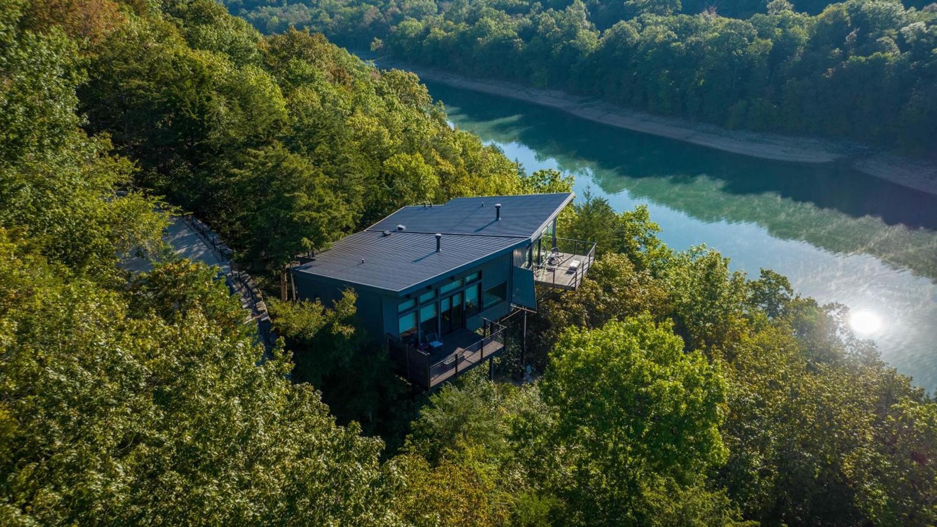 Beaver Lakefront Cabins - Couples Only Getaways photo 10