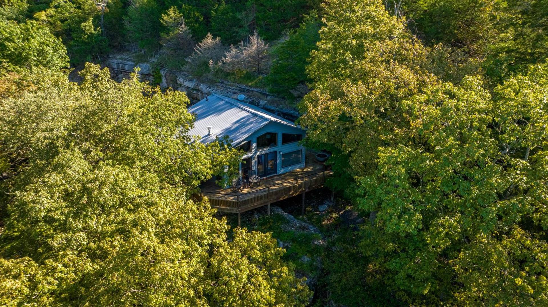 Beaver Lakefront Cabins - Couples Only Getaways photo 15