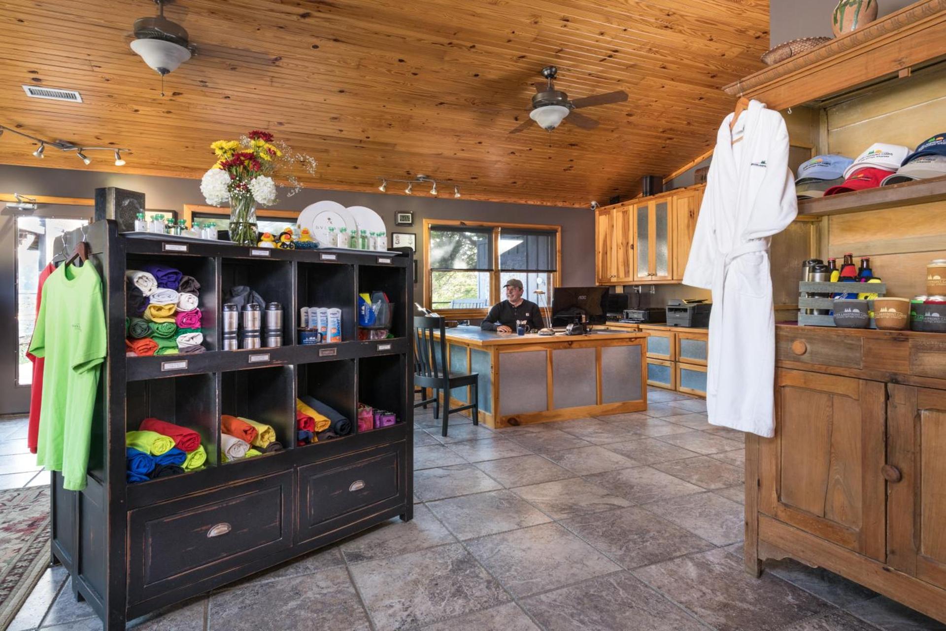 Beaver Lakefront Cabins - Couples Only Getaways photo 20