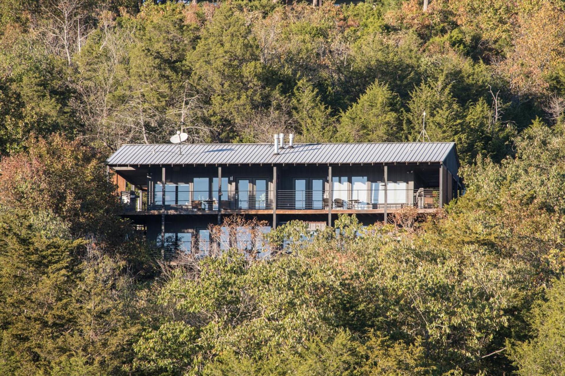 Beaver Lakefront Cabins - Couples Only Getaways photo 32