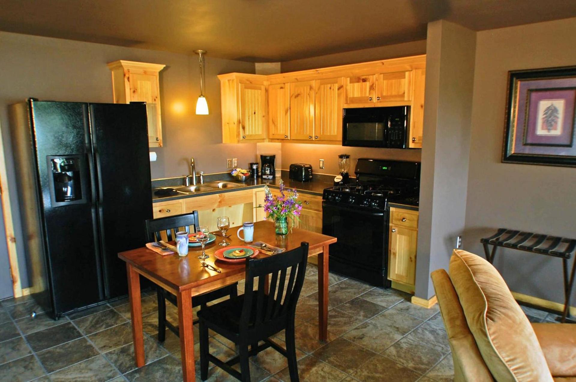 Beaver Lakefront Cabins - Couples Only Getaways photo 40