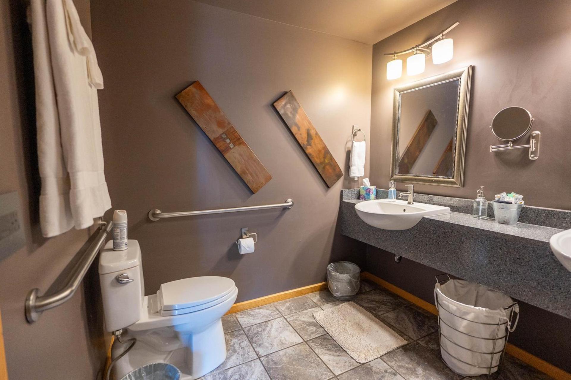 Beaver Lakefront Cabins - Couples Only Getaways photo 42