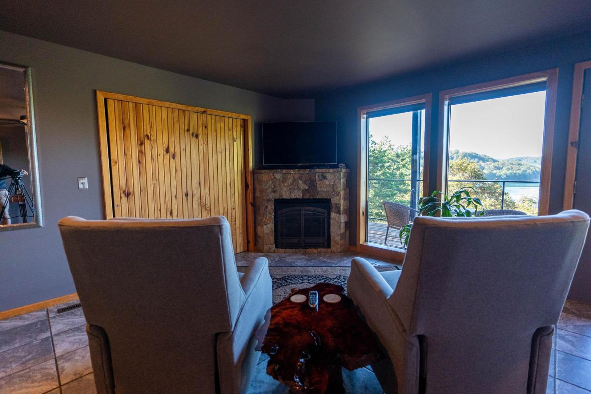 Beaver Lakefront Cabins - Couples Only Getaways photo 43