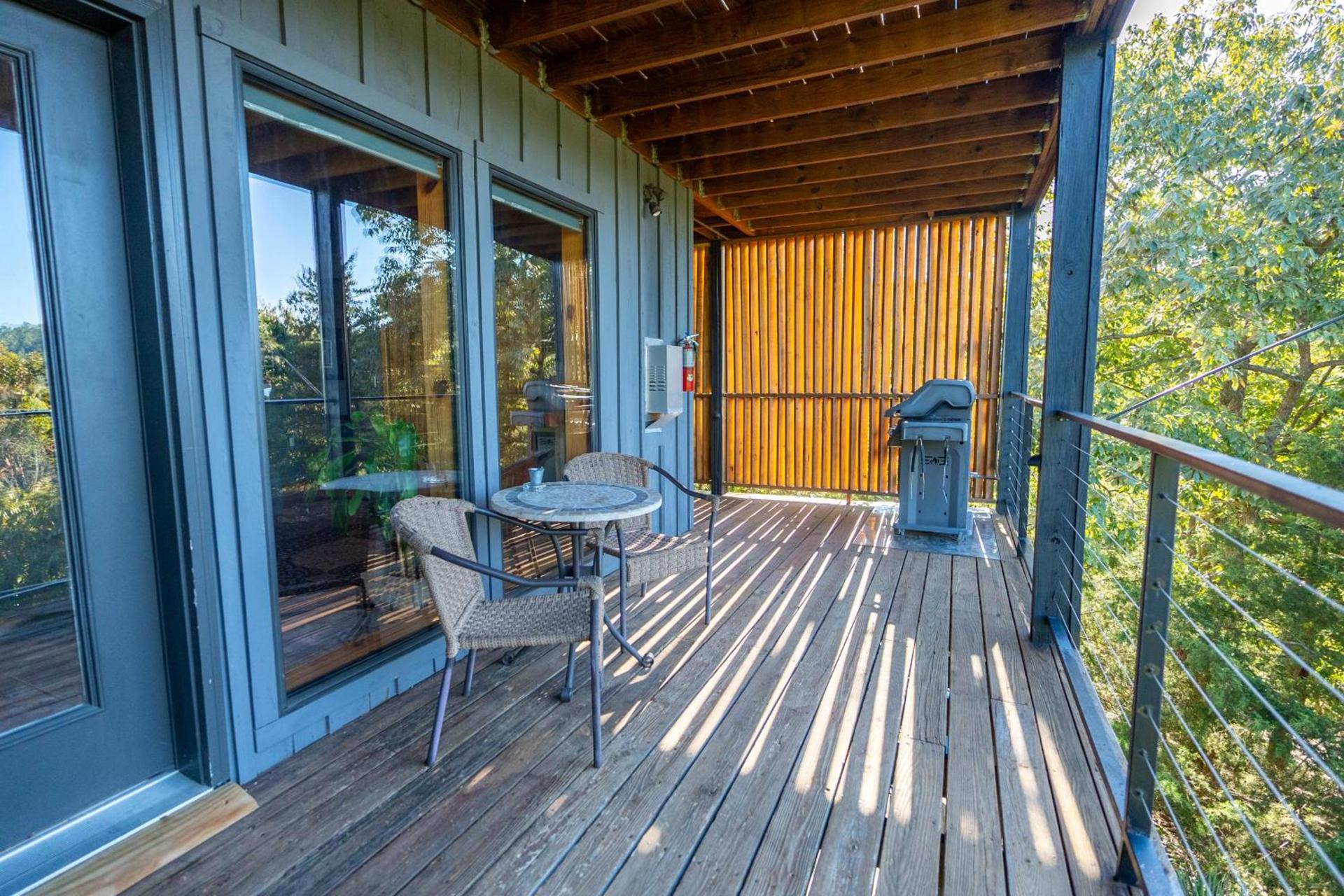 Beaver Lakefront Cabins - Couples Only Getaways photo 44