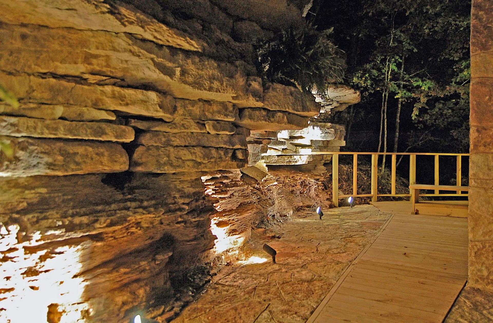 Beaver Lakefront Cabins - Couples Only Getaways photo 66
