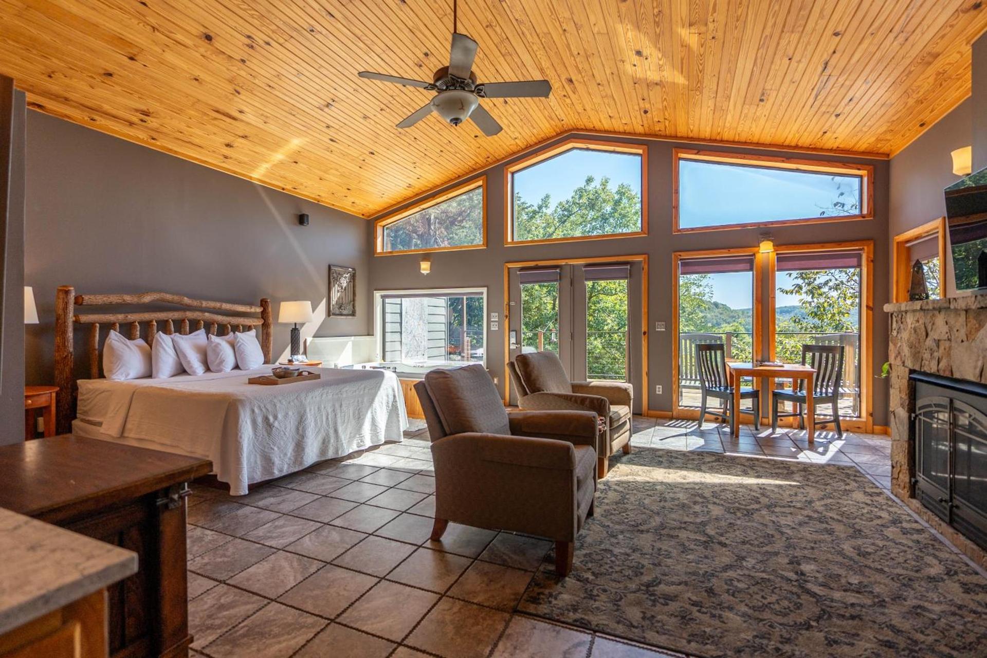 Beaver Lakefront Cabins - Couples Only Getaways photo 61