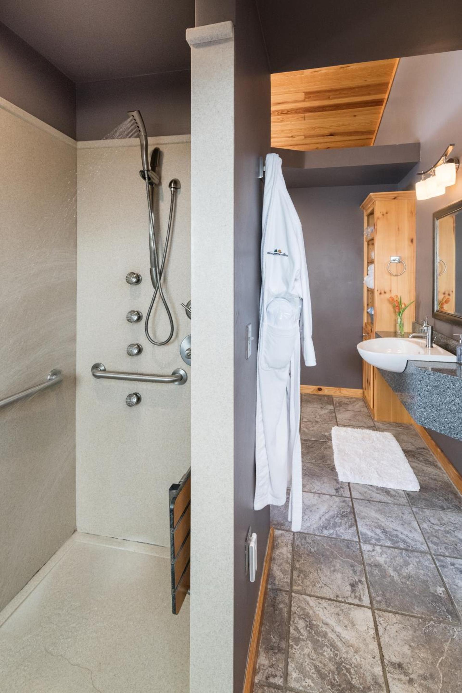 Beaver Lakefront Cabins - Couples Only Getaways photo 73