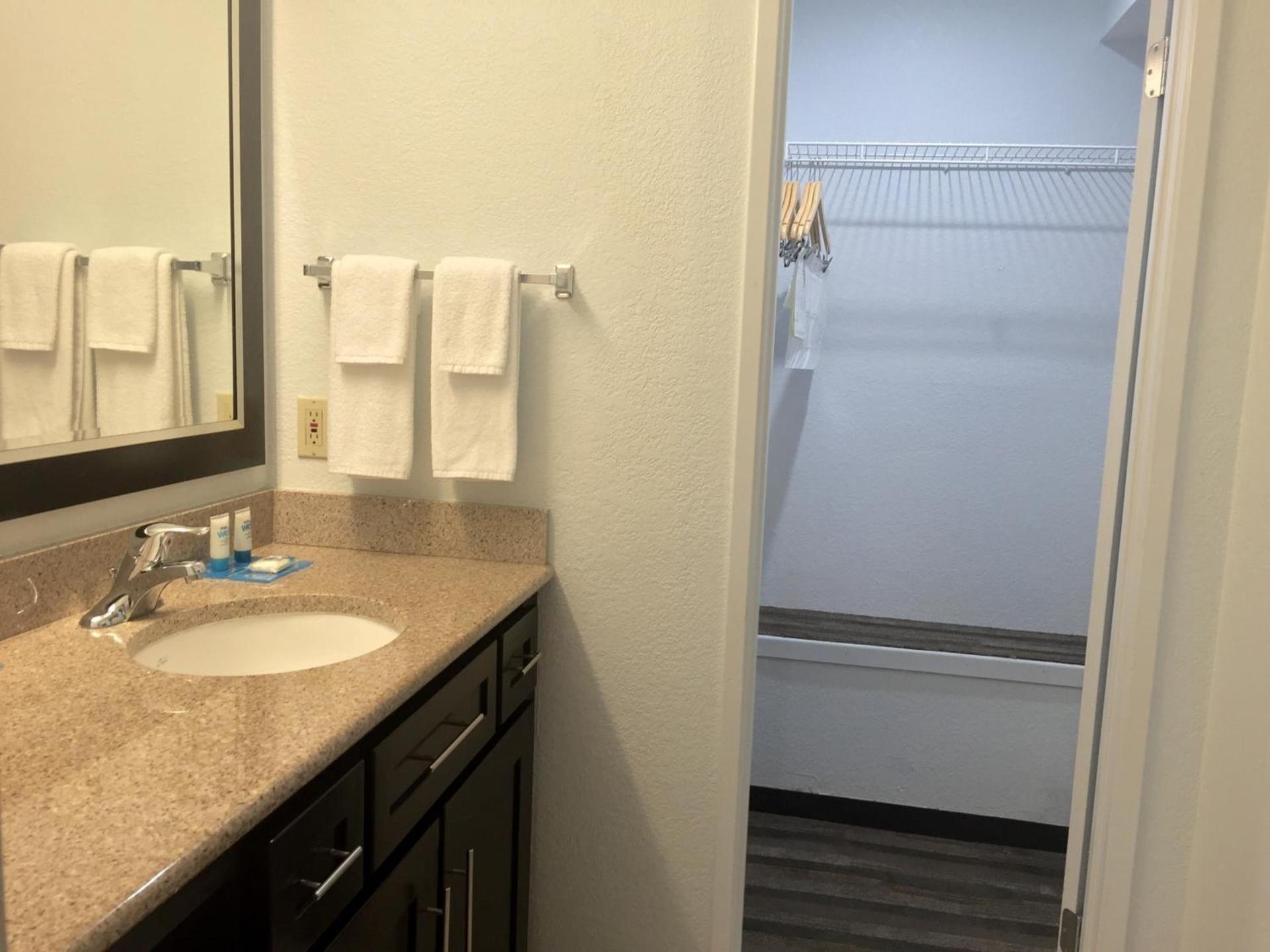 Hyatt House LAX Manhattan Beach photo 19