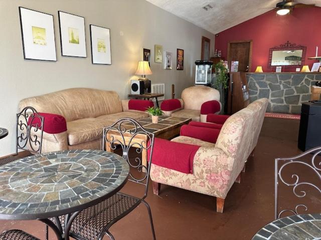 Econo Lodge Fredericksburg photo 47