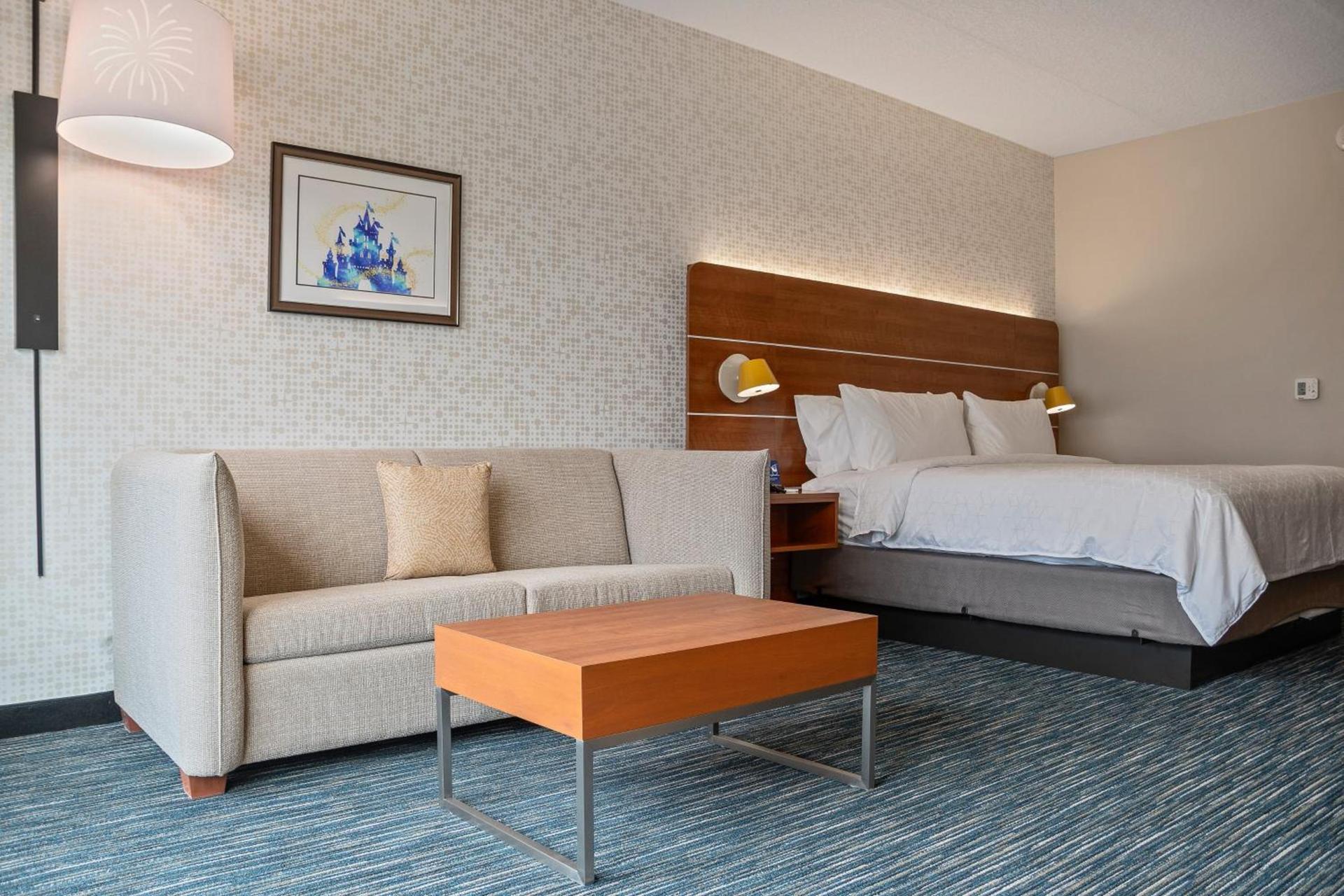 Holiday Inn Express & Suites Orlando- Lake Buena Vista by IHG photo 10