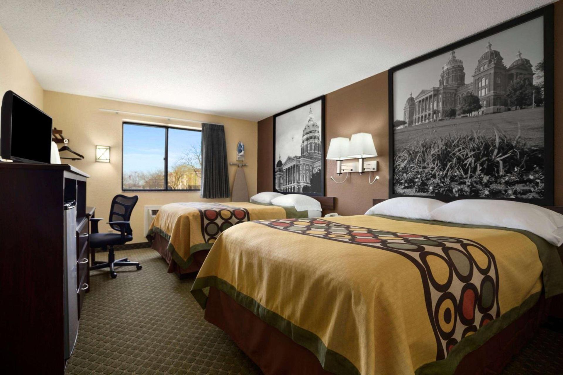 Super 8 by Wyndham Cedar Rapids photo 3
