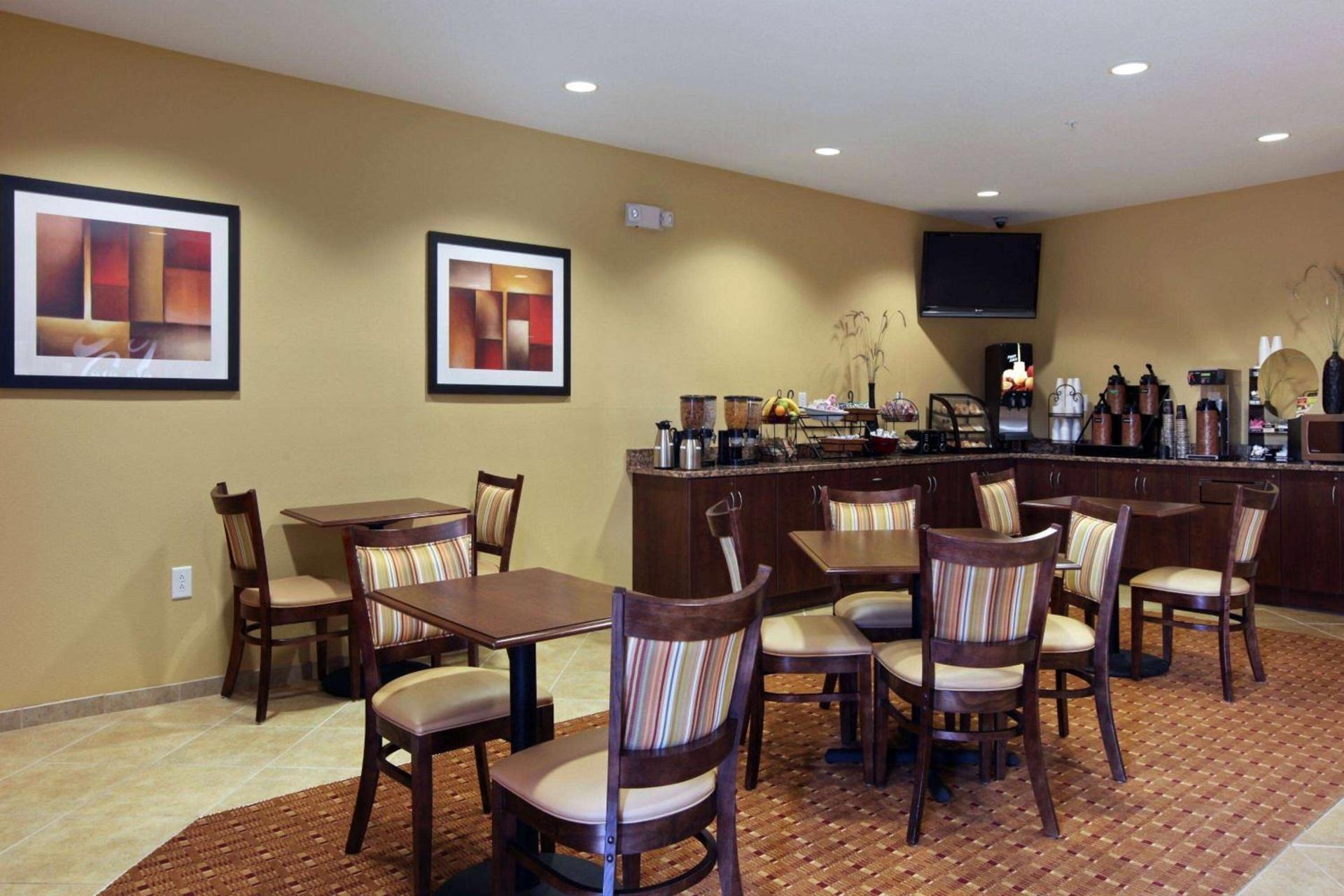Microtel Inn and Suites by Wyndham Anderson SC photo 33