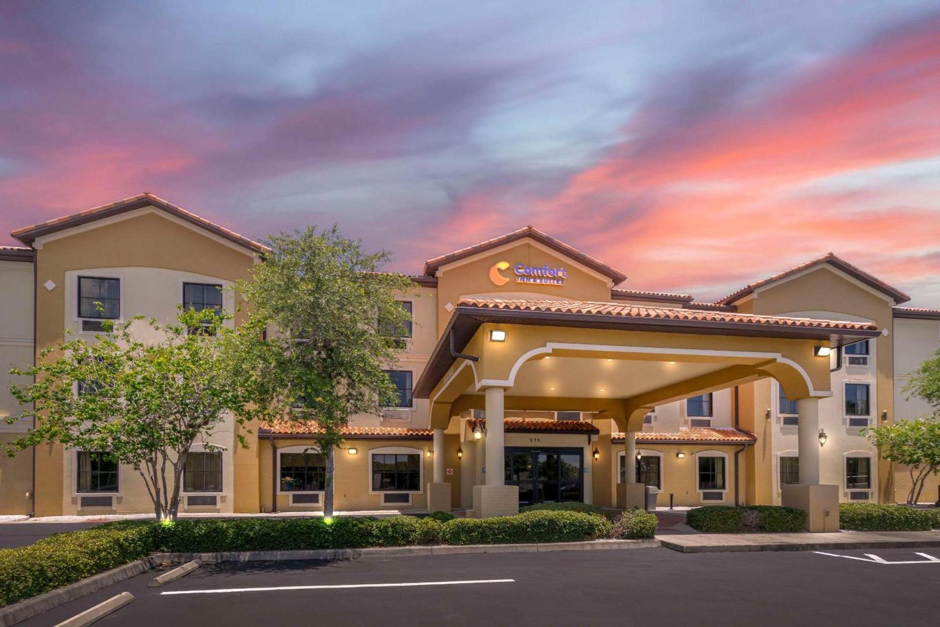 Comfort Inn & Suites Northeast - Gateway photo 4