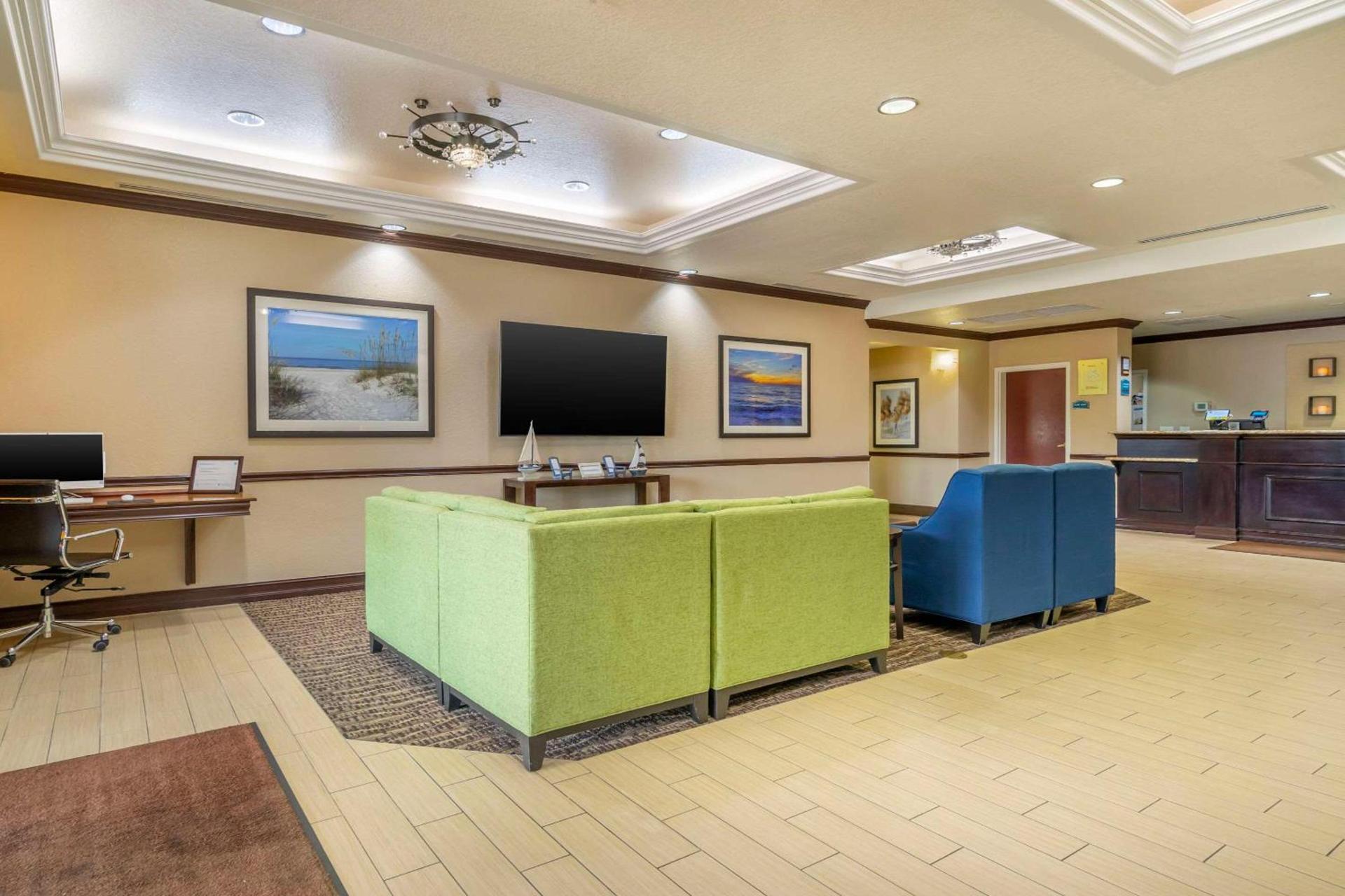 Comfort Inn & Suites Northeast - Gateway photo 5
