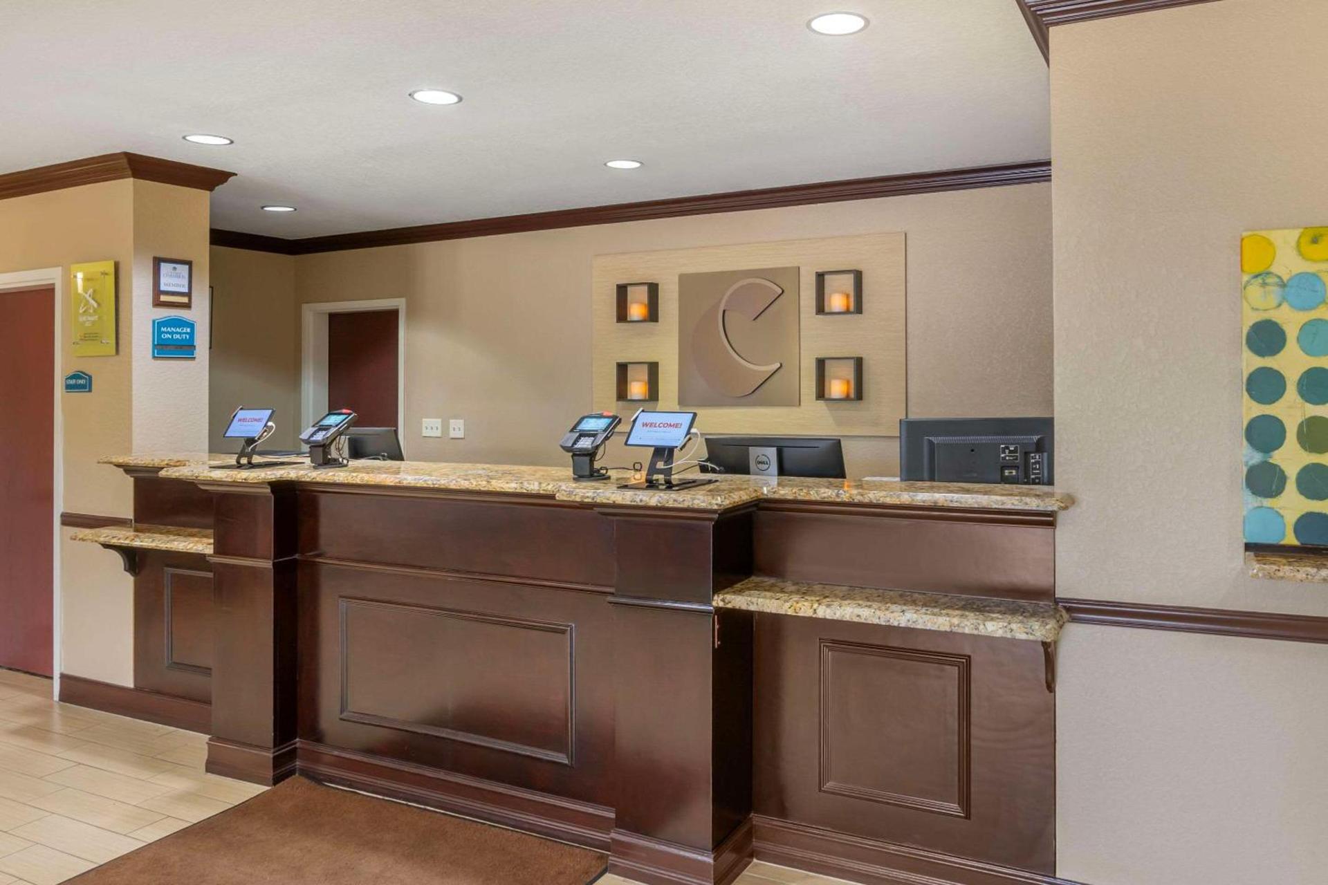Comfort Inn & Suites Northeast - Gateway photo 7