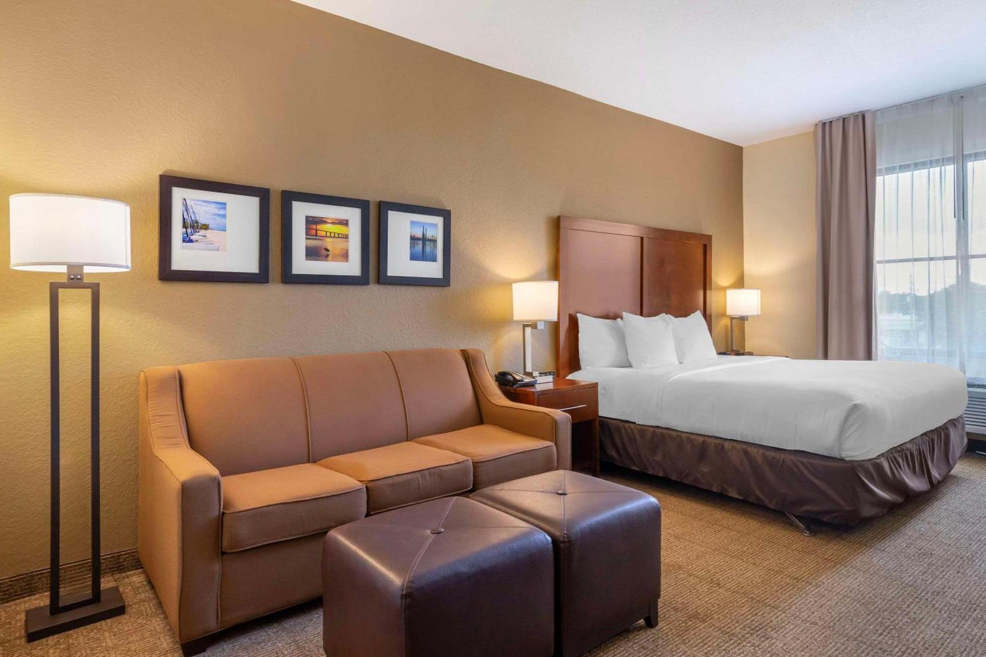Comfort Inn & Suites Northeast - Gateway photo 24